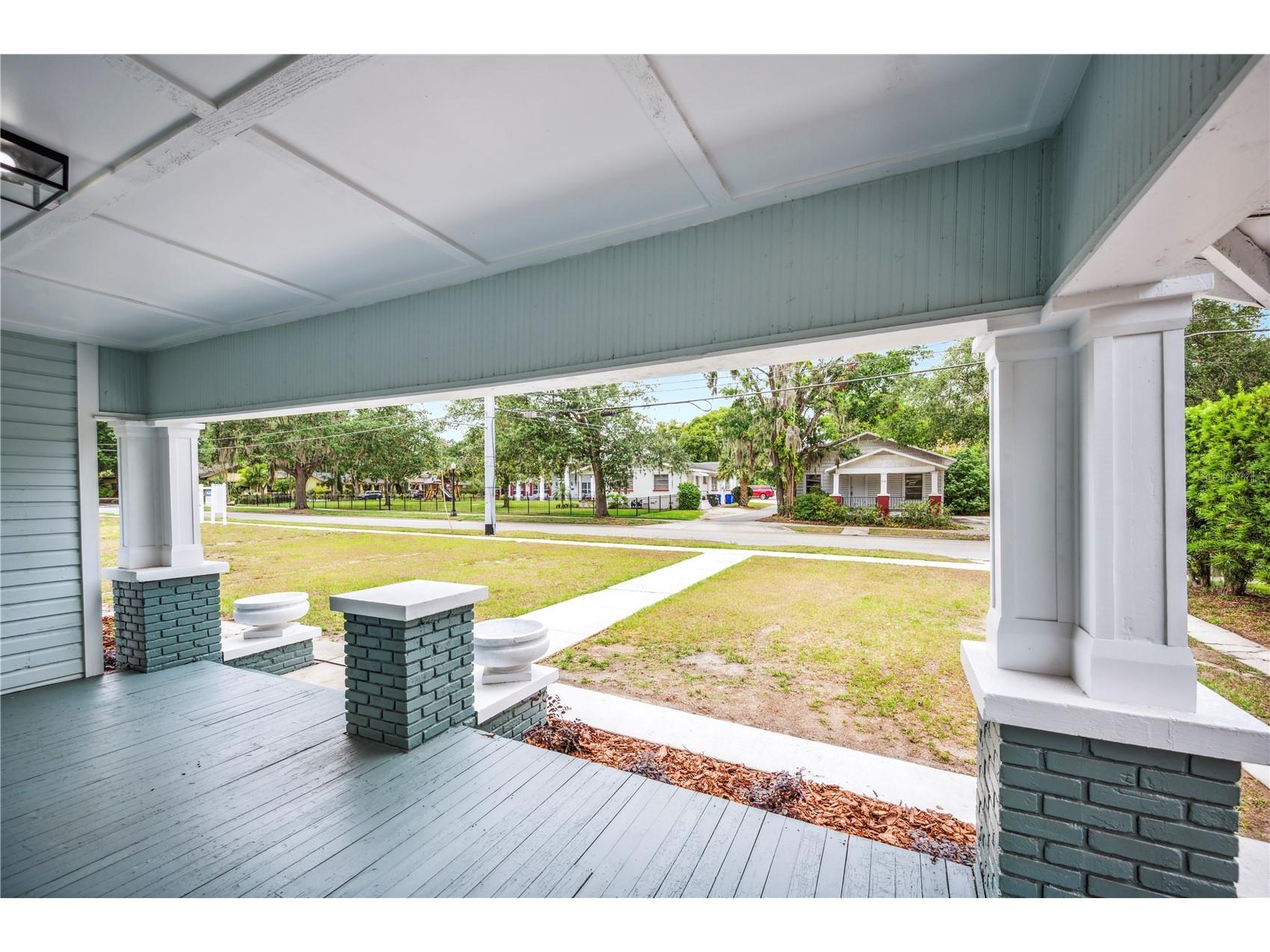 717 Frank Lloyd Wright Way Lakeland FL 33803 L4952765 image2