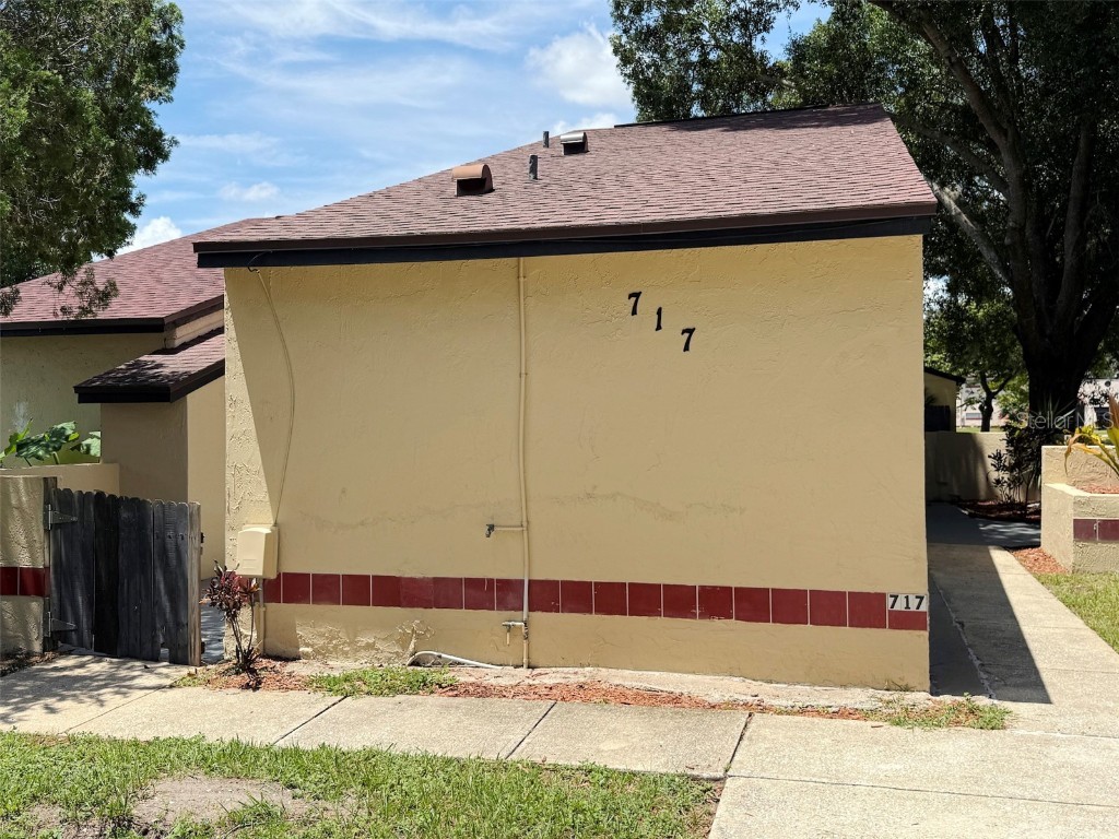 717 Golden Sunshine Circle Orlando FL 32807 O6335861 image1