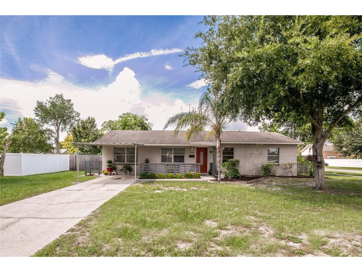 717 N Disston Ave Tavares FL 32778 G5086890 image1