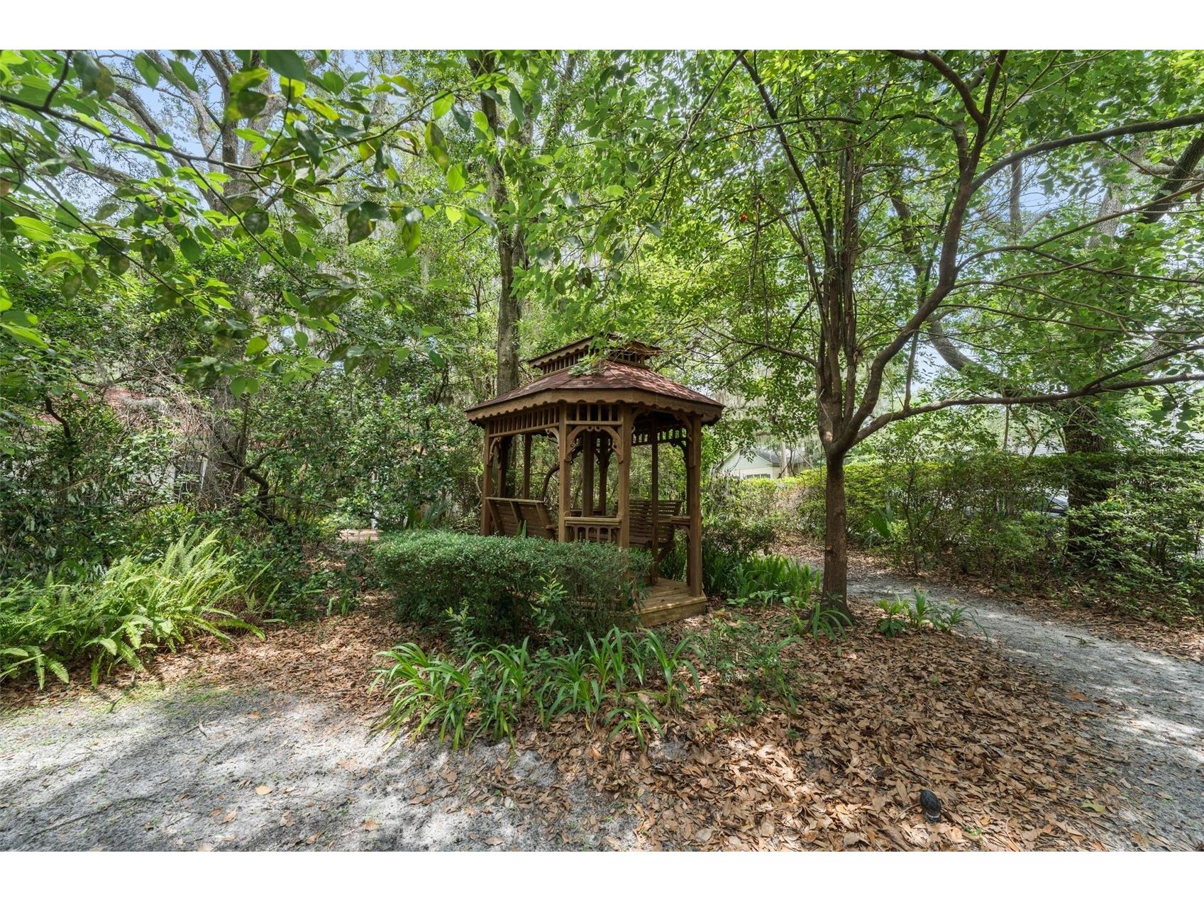 717 NE Boulevard Gainesville FL 32601 GC538853 image28