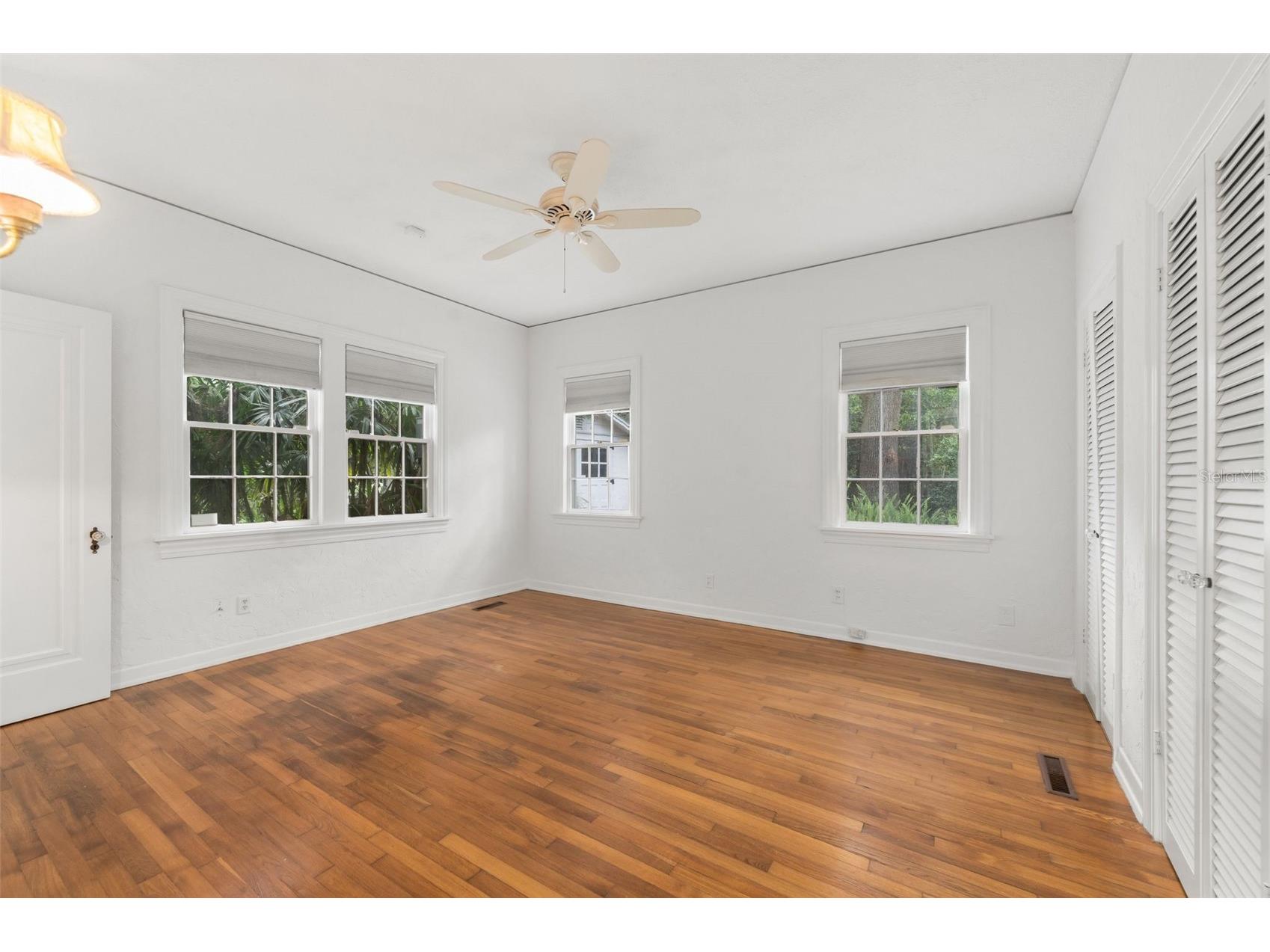 717 NE Boulevard Gainesville FL 32601 GC538853 image6