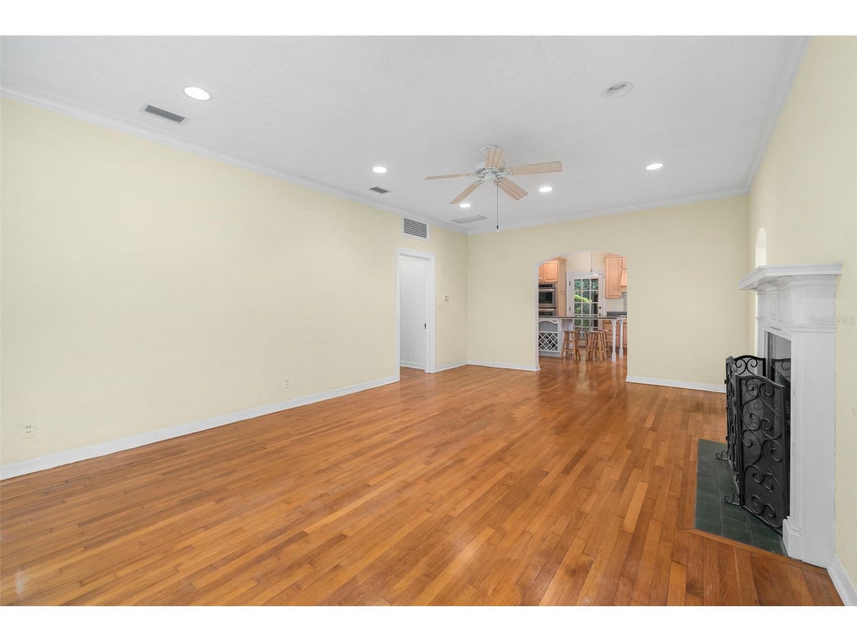 717 NE Boulevard Gainesville FL 32601 GC538853 image8