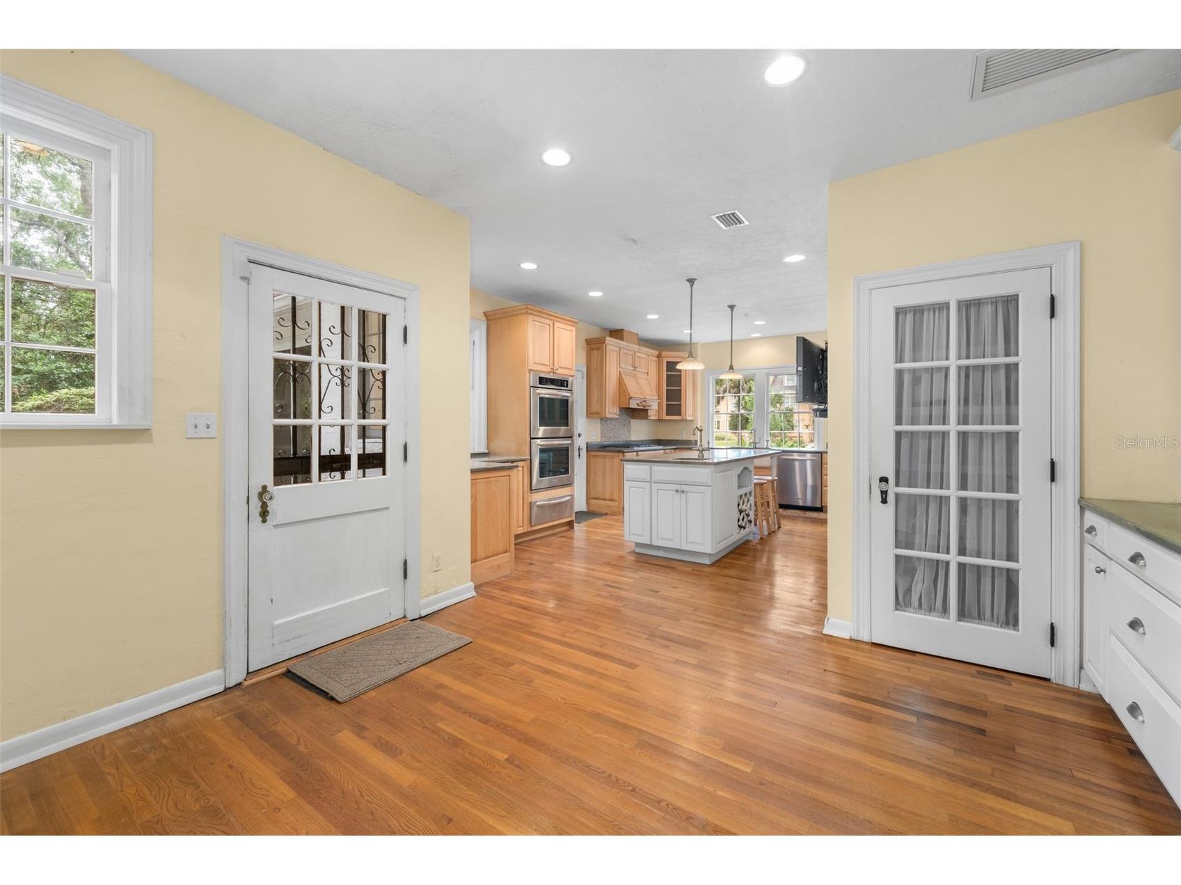 717 NE Boulevard Gainesville FL 32601 GC538853 image9