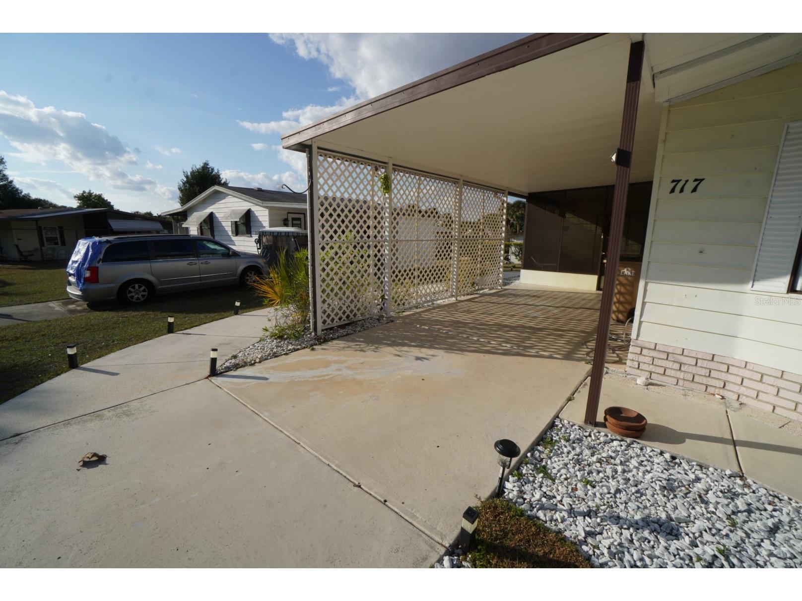 717 Royal Palm Avenue Lady Lake FL 32159 G5107022 image2