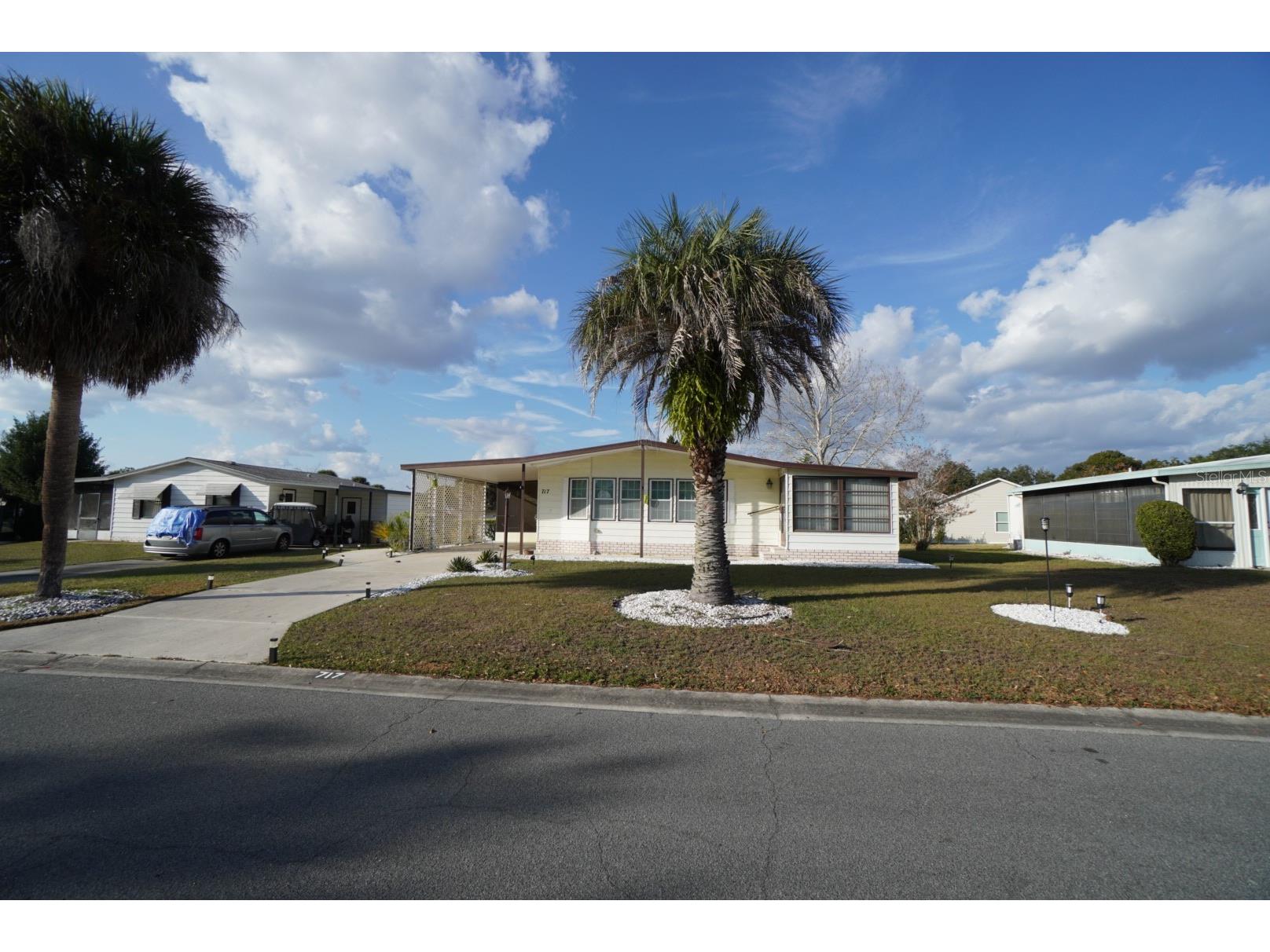 717 Royal Palm Avenue Lady Lake FL 32159 G5107022 image3