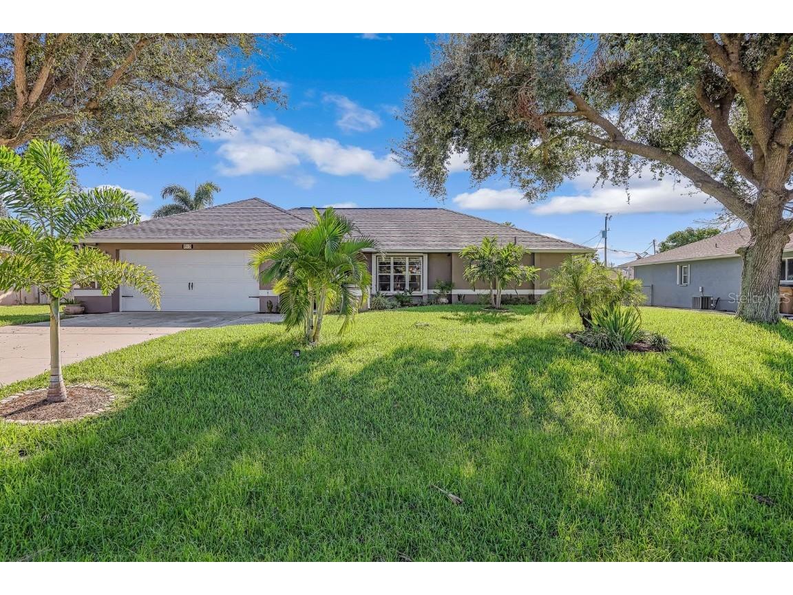 717 SE 10th Avenue Cape Coral FL 33990 A4583767 image1
