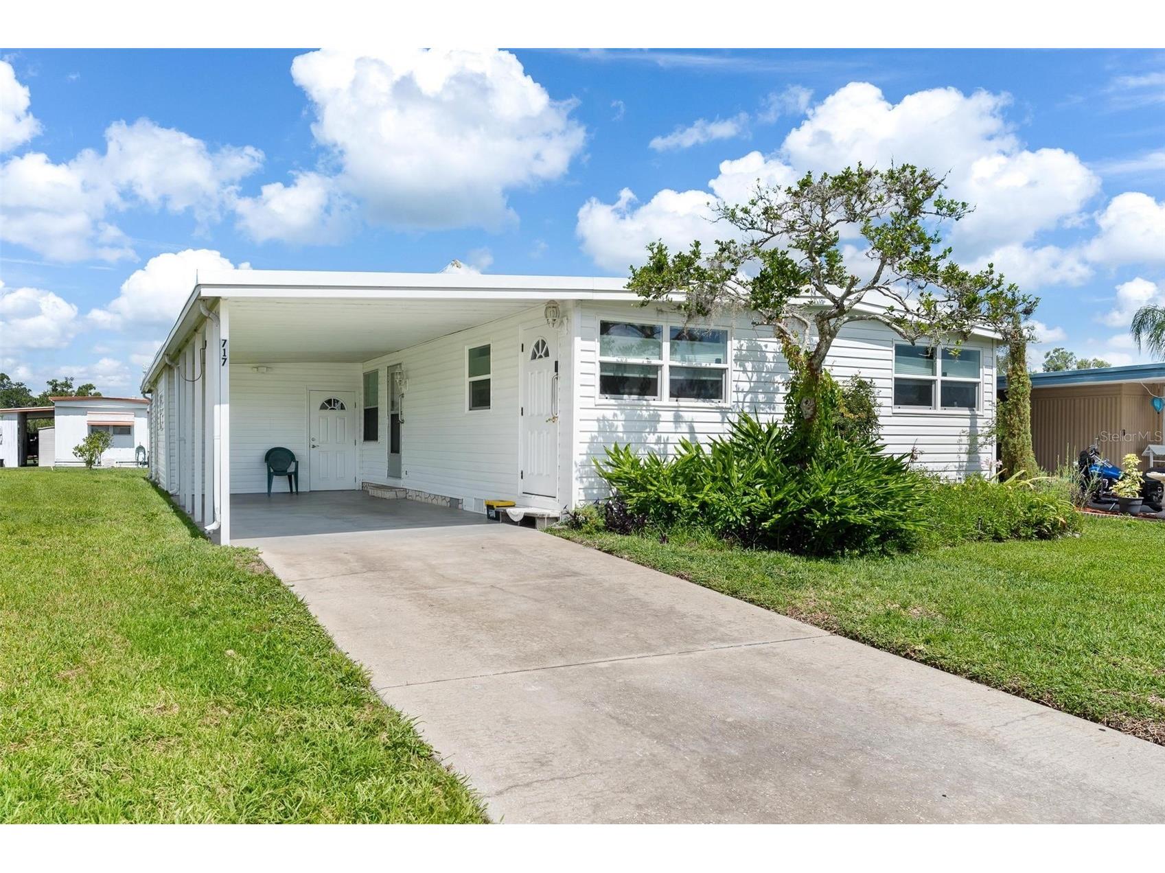 717 W Coach N Four Drive Leesburg FL 34748 G5111988 image1