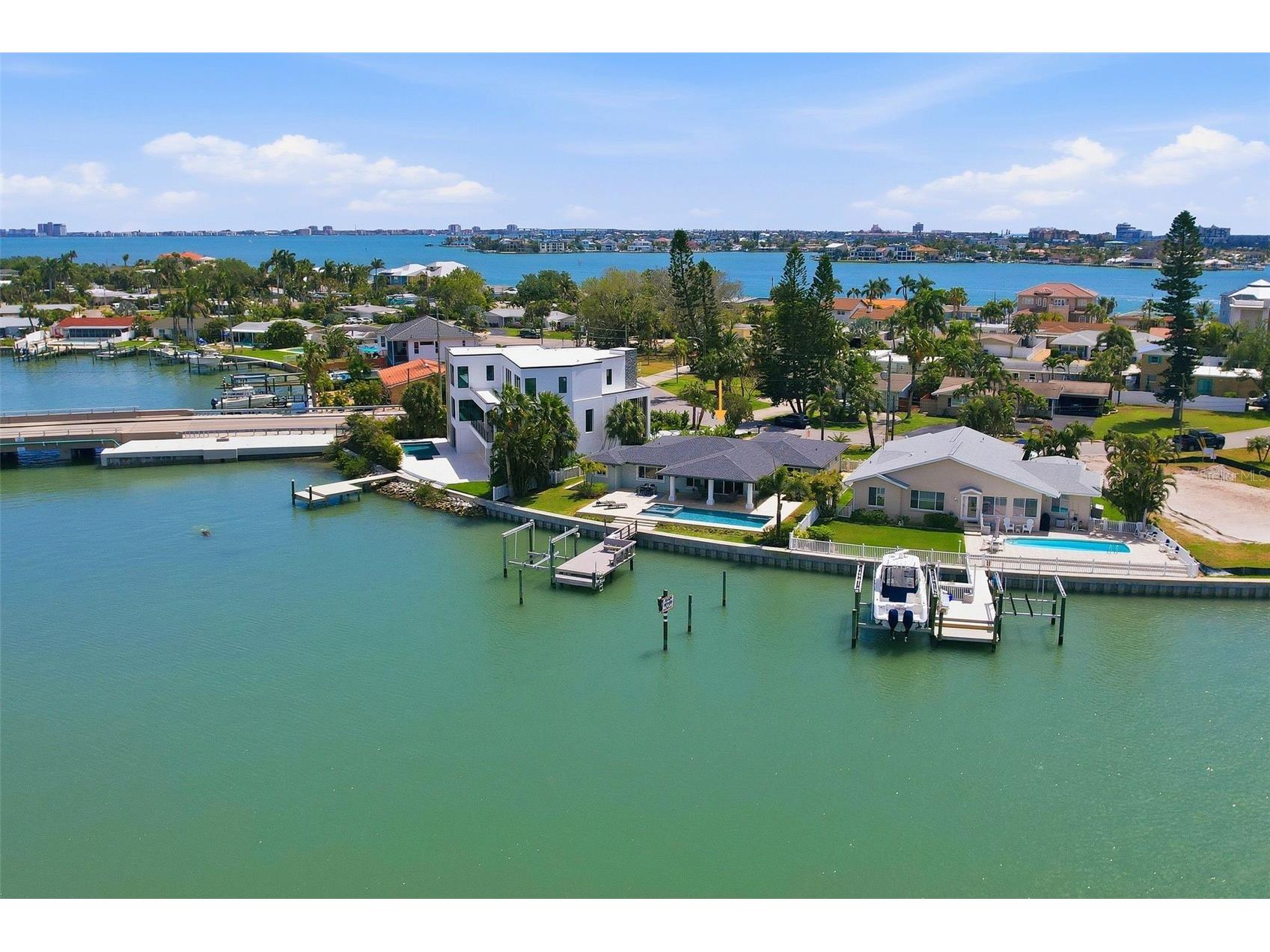7172 S Shore Drive S Saint Petersburg FL 33707 TB8496015 image40
