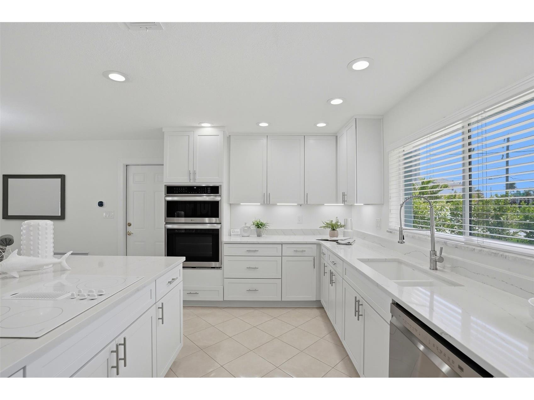 7172 S Shore Drive S Saint Petersburg FL 33707 TB8496015 image8