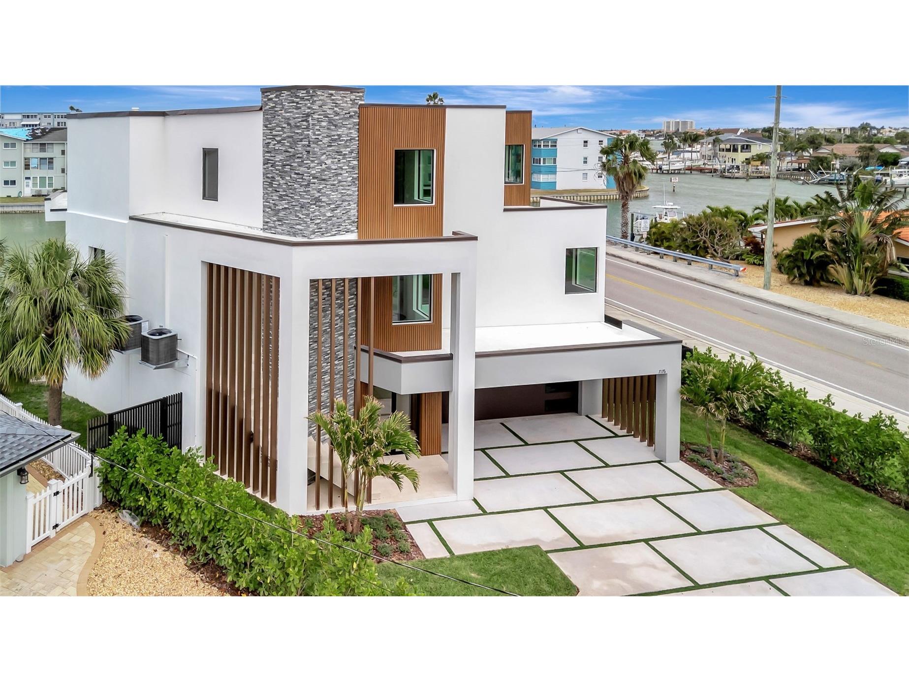 7176 S Shore Drive S Saint Petersburg FL 33707 TB8492040 image1