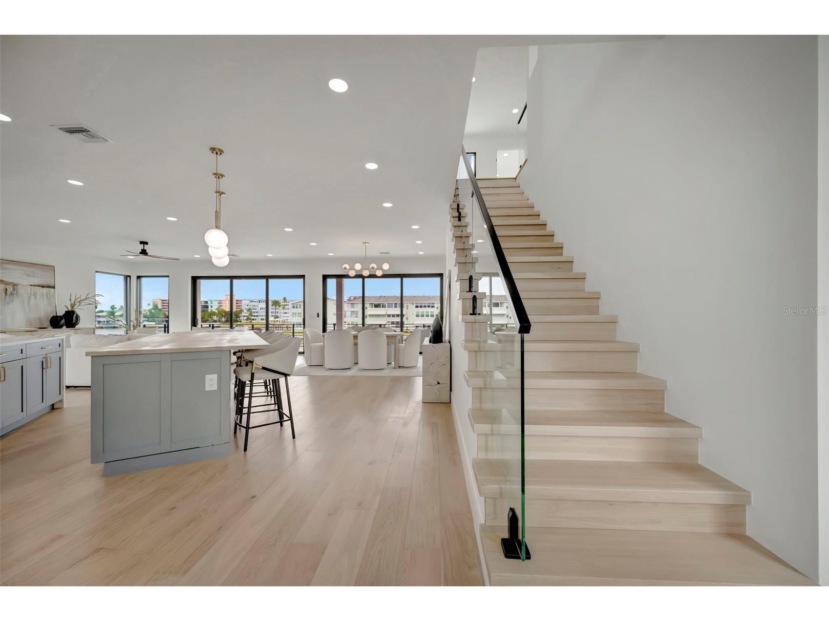 7176 S Shore Drive S Saint Petersburg FL 33707 TB8492040 image14