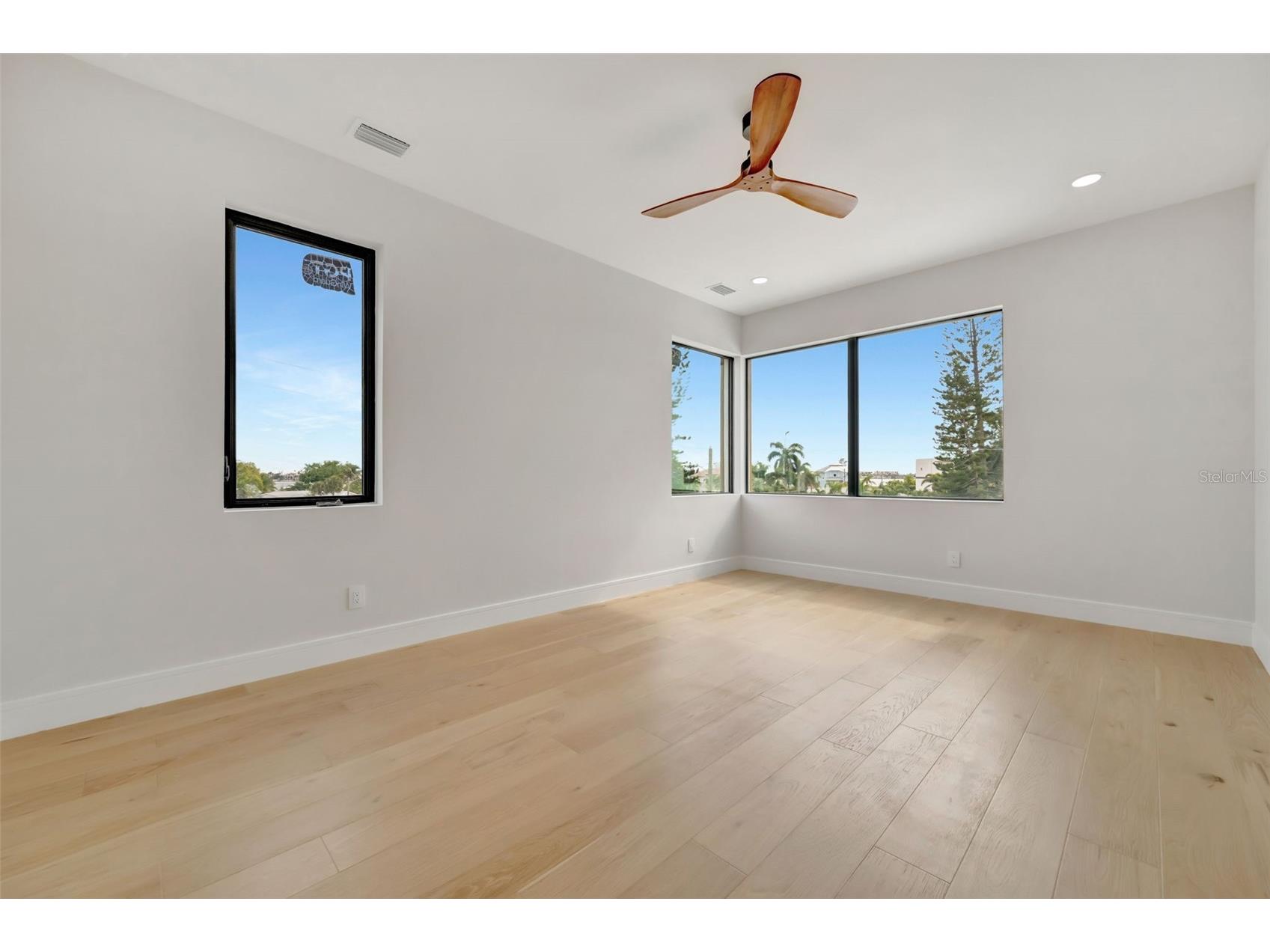7176 S Shore Drive S Saint Petersburg FL 33707 TB8492040 image32