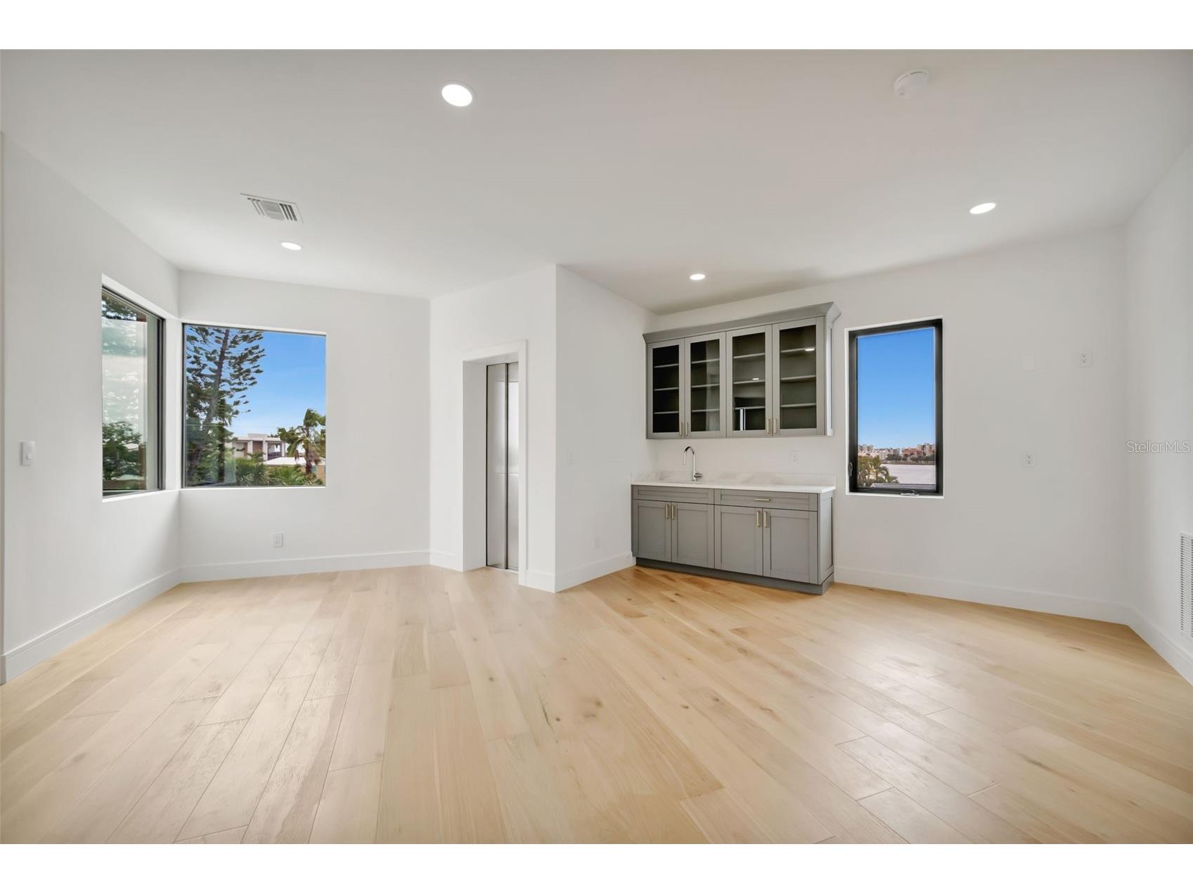 7176 S Shore Drive S Saint Petersburg FL 33707 TB8492040 image35