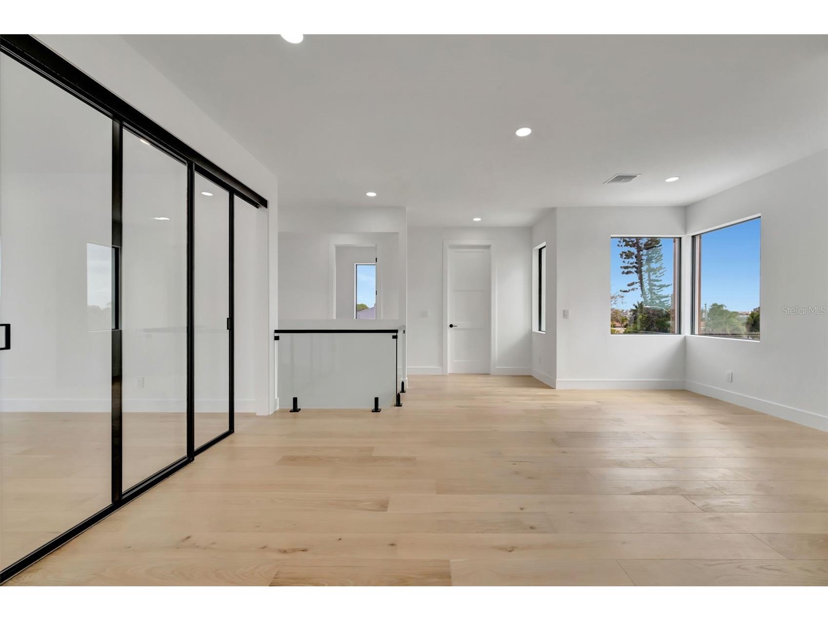 7176 S Shore Drive S Saint Petersburg FL 33707 TB8492040 image36