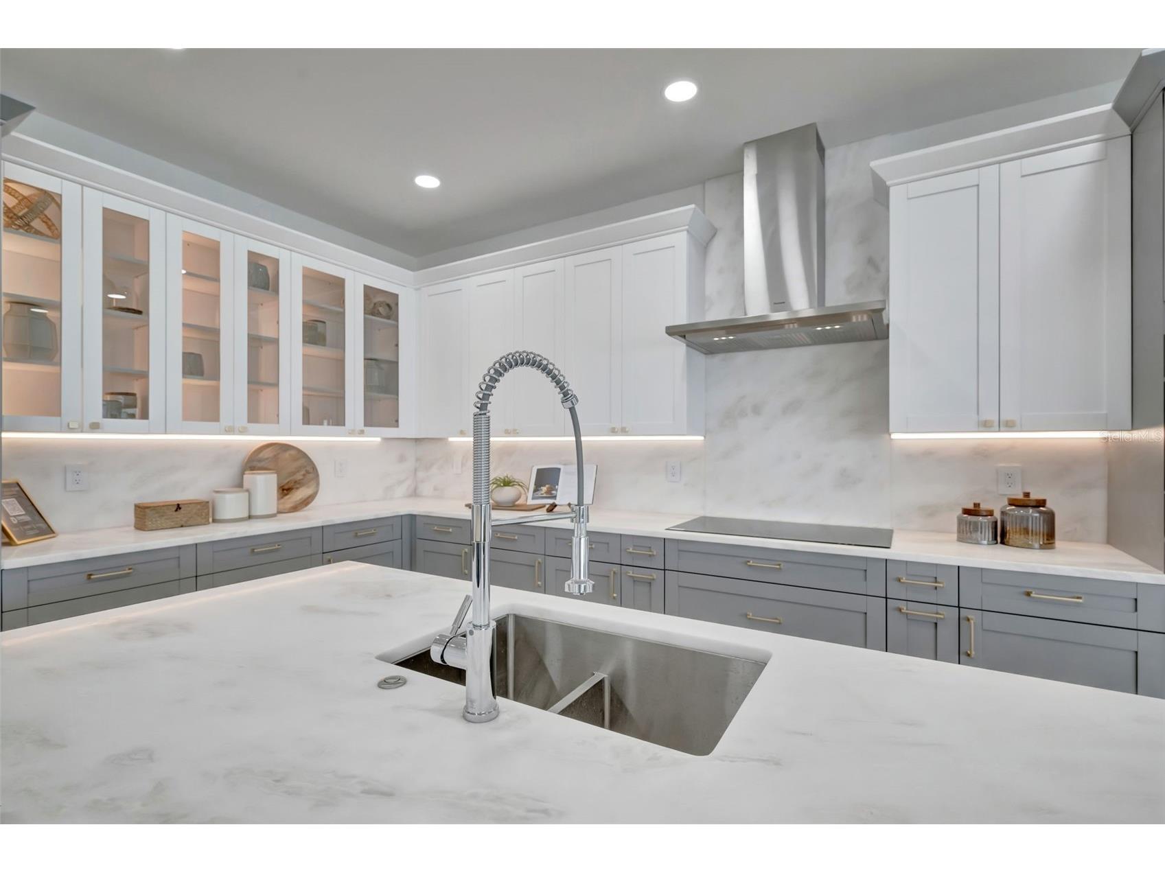 7176 S Shore Drive S Saint Petersburg FL 33707 TB8492040 image44