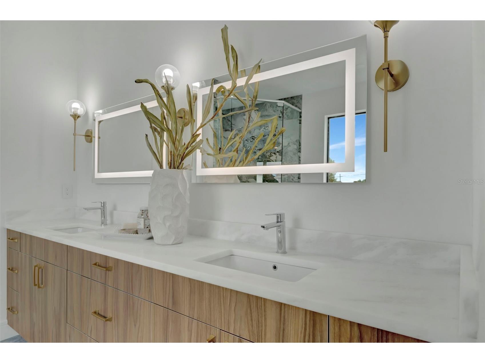 7176 S Shore Drive S Saint Petersburg FL 33707 TB8492040 image60