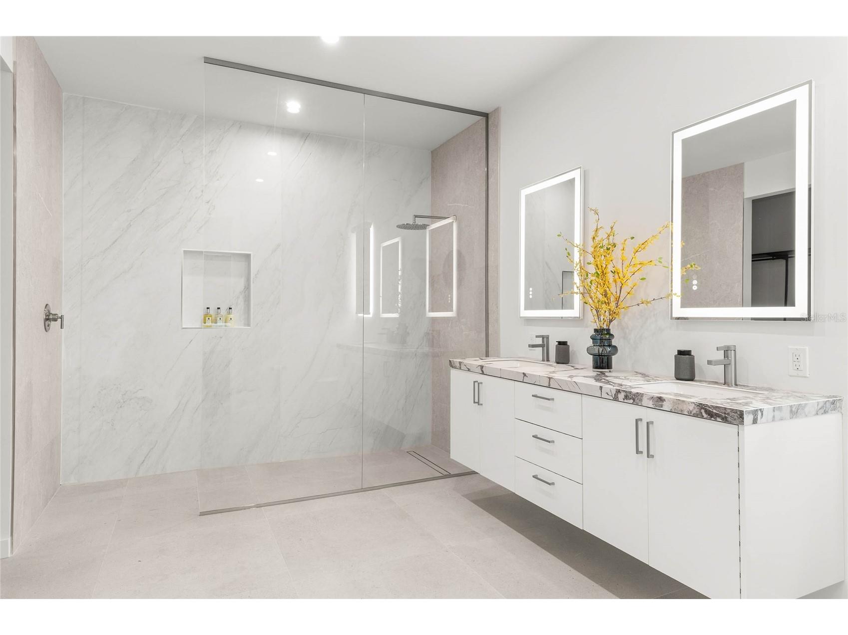 718 14th Avenue S Saint Petersburg FL 33701 TB8527101 image20