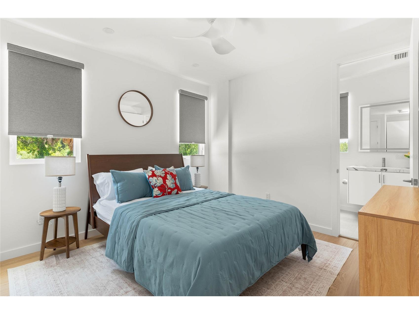 718 14th Avenue S Saint Petersburg FL 33701 TB8527101 image23
