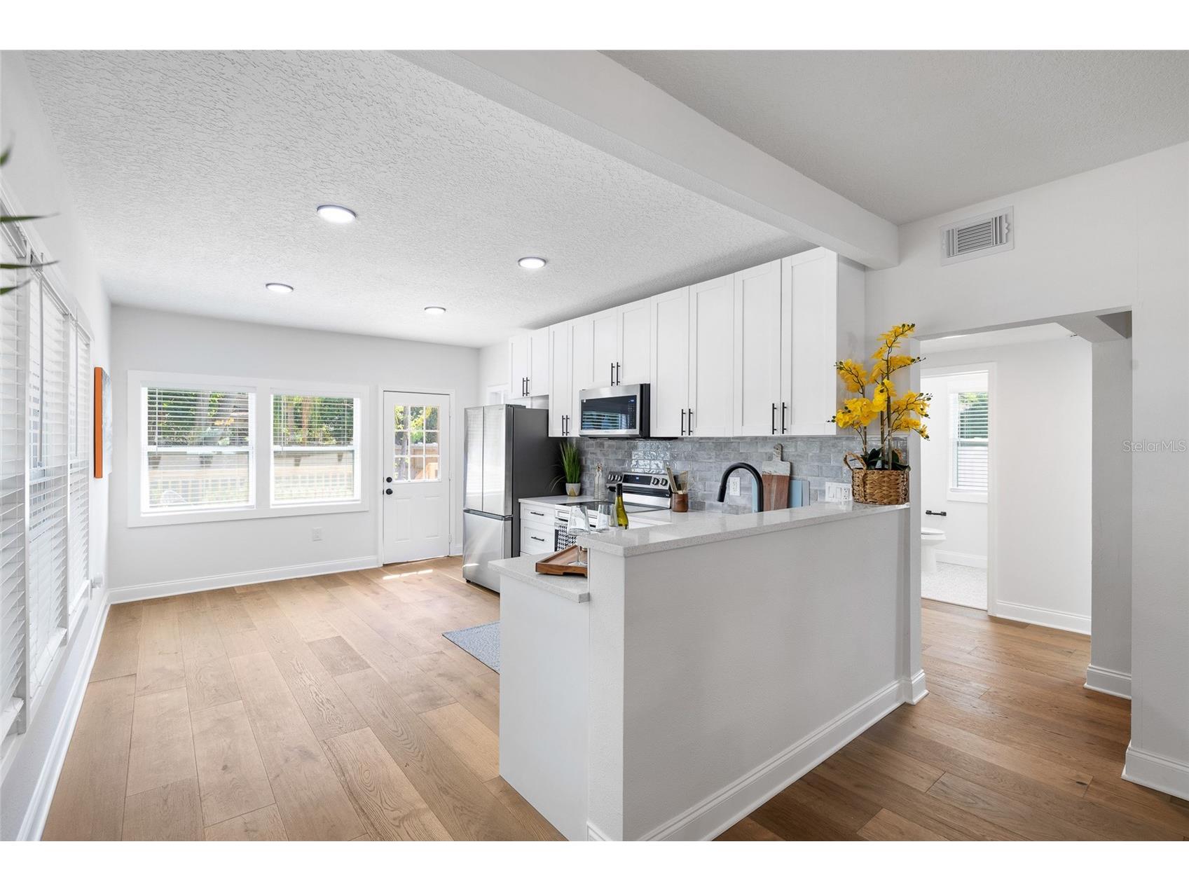 718 34th Avenue S Saint Petersburg FL 33705 TB8488243 image15