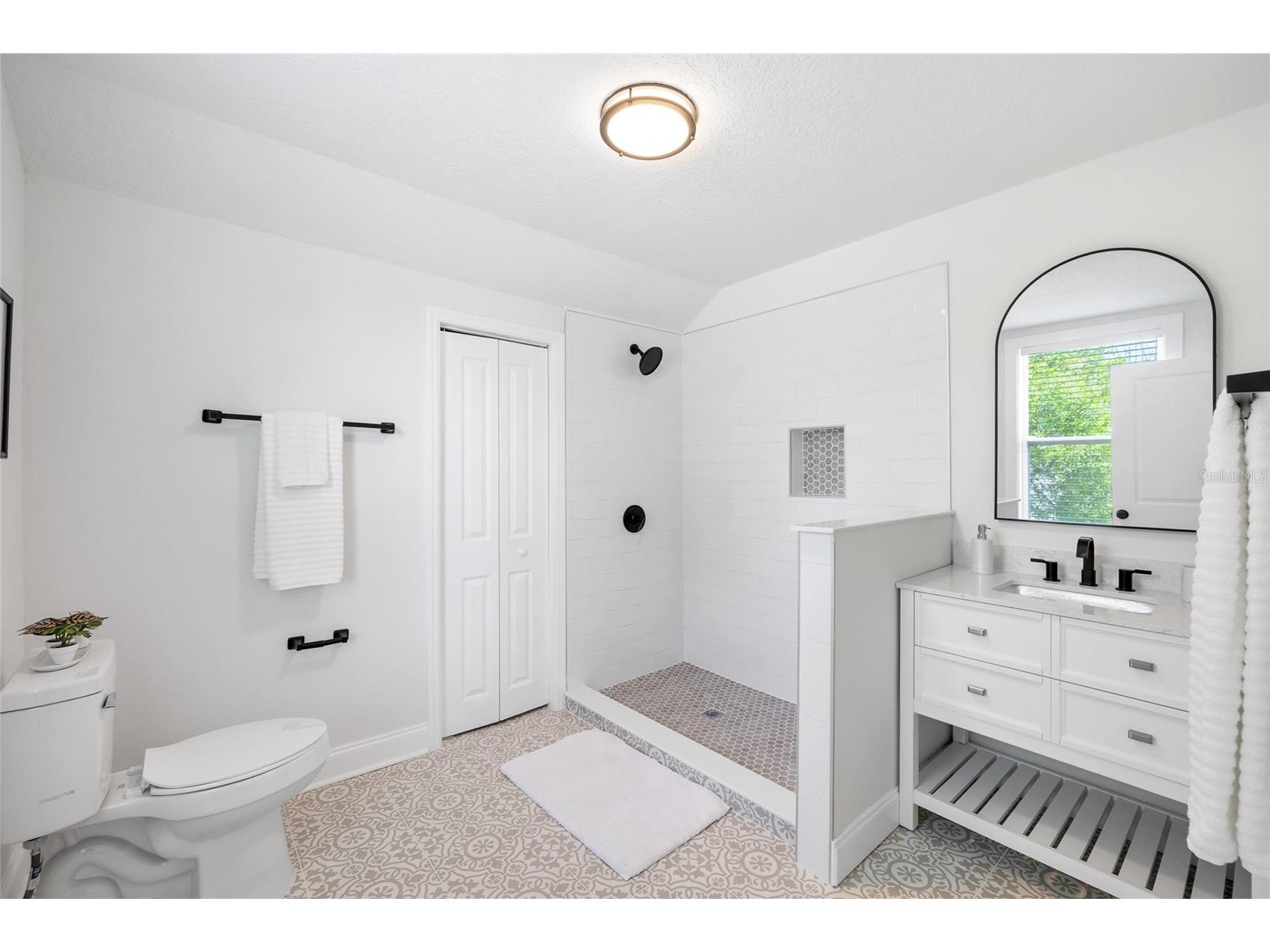 718 34th Avenue S Saint Petersburg FL 33705 TB8488243 image33