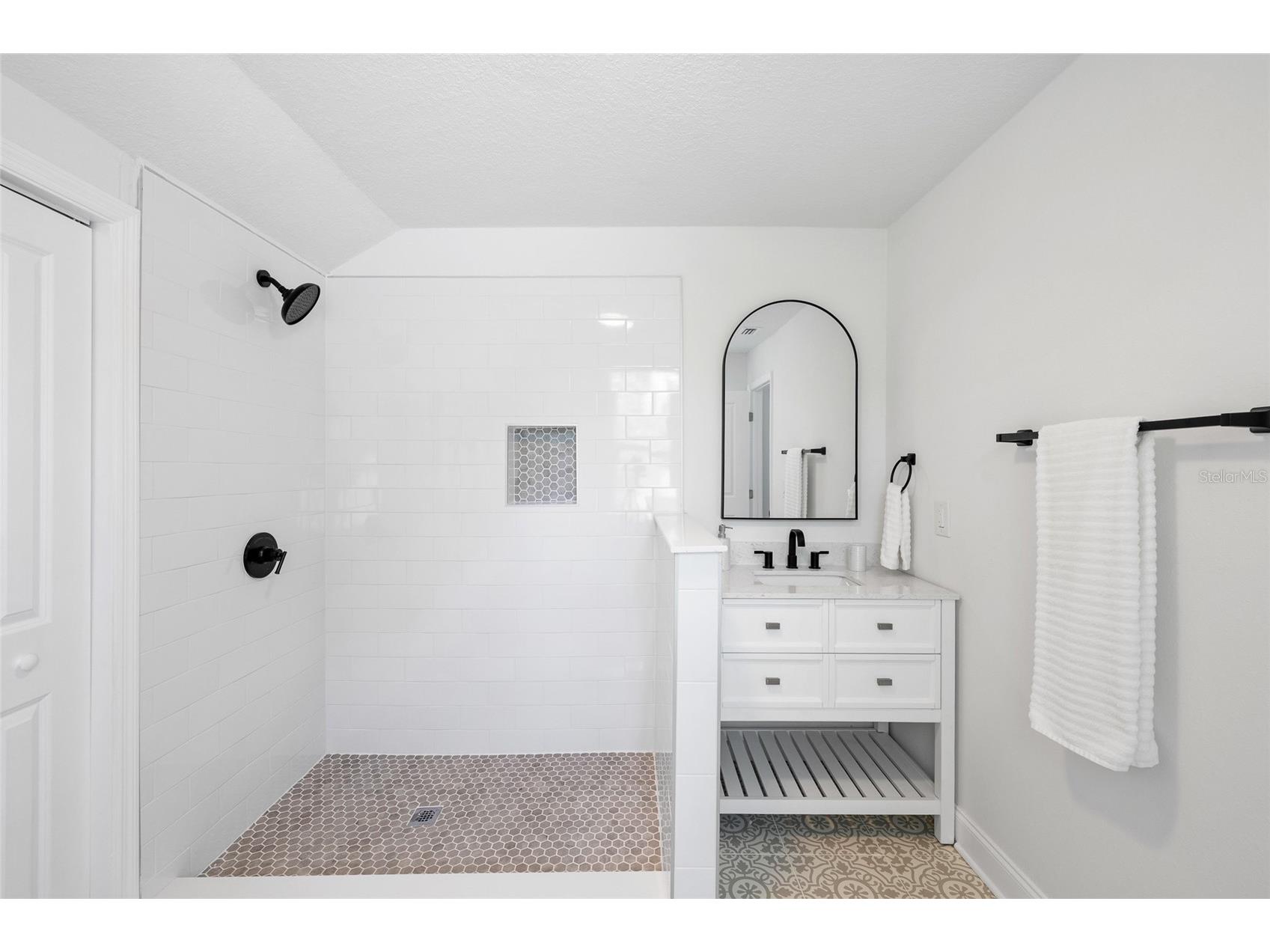 718 34th Avenue S Saint Petersburg FL 33705 TB8488243 image34