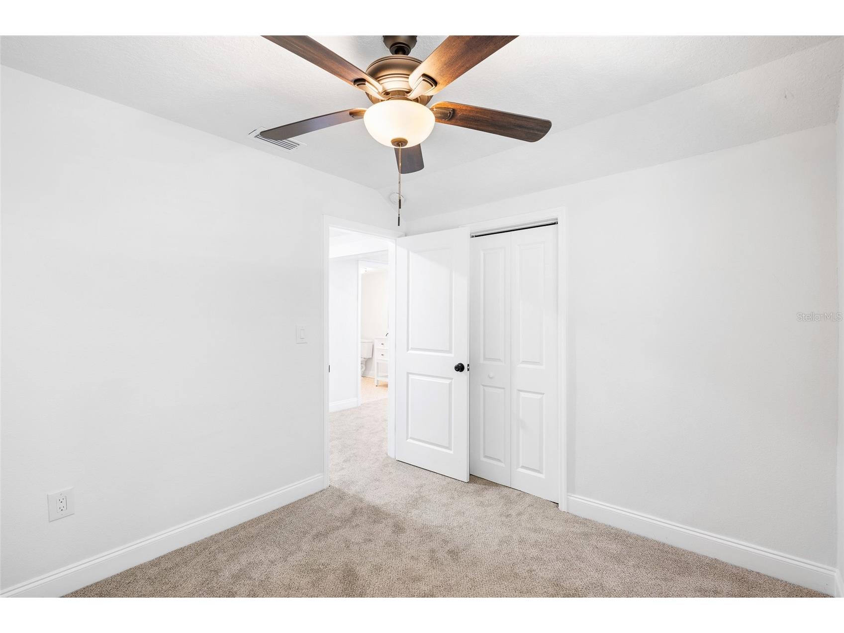 718 34th Avenue S Saint Petersburg FL 33705 TB8488243 image41