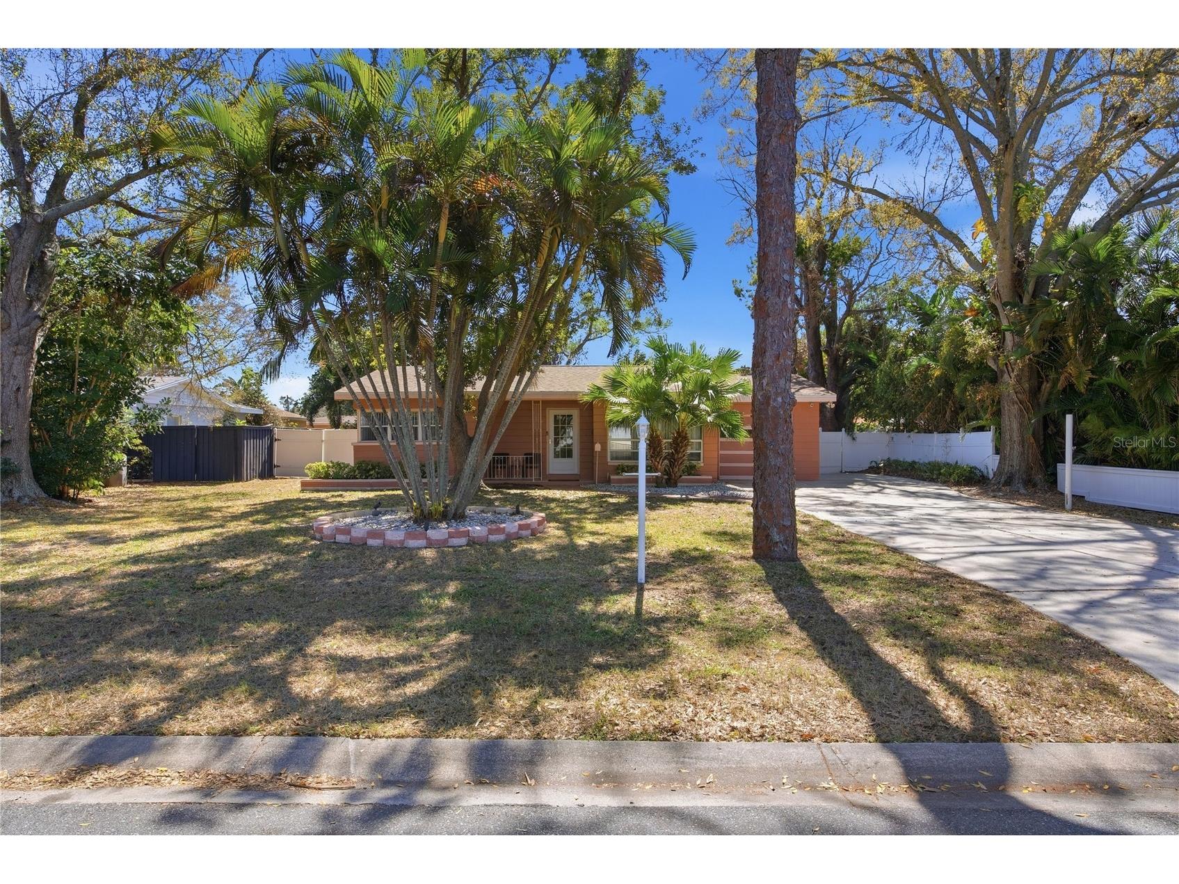 718 Bay Vista Boulevard S Saint Petersburg FL 33705 TB8478722 image3