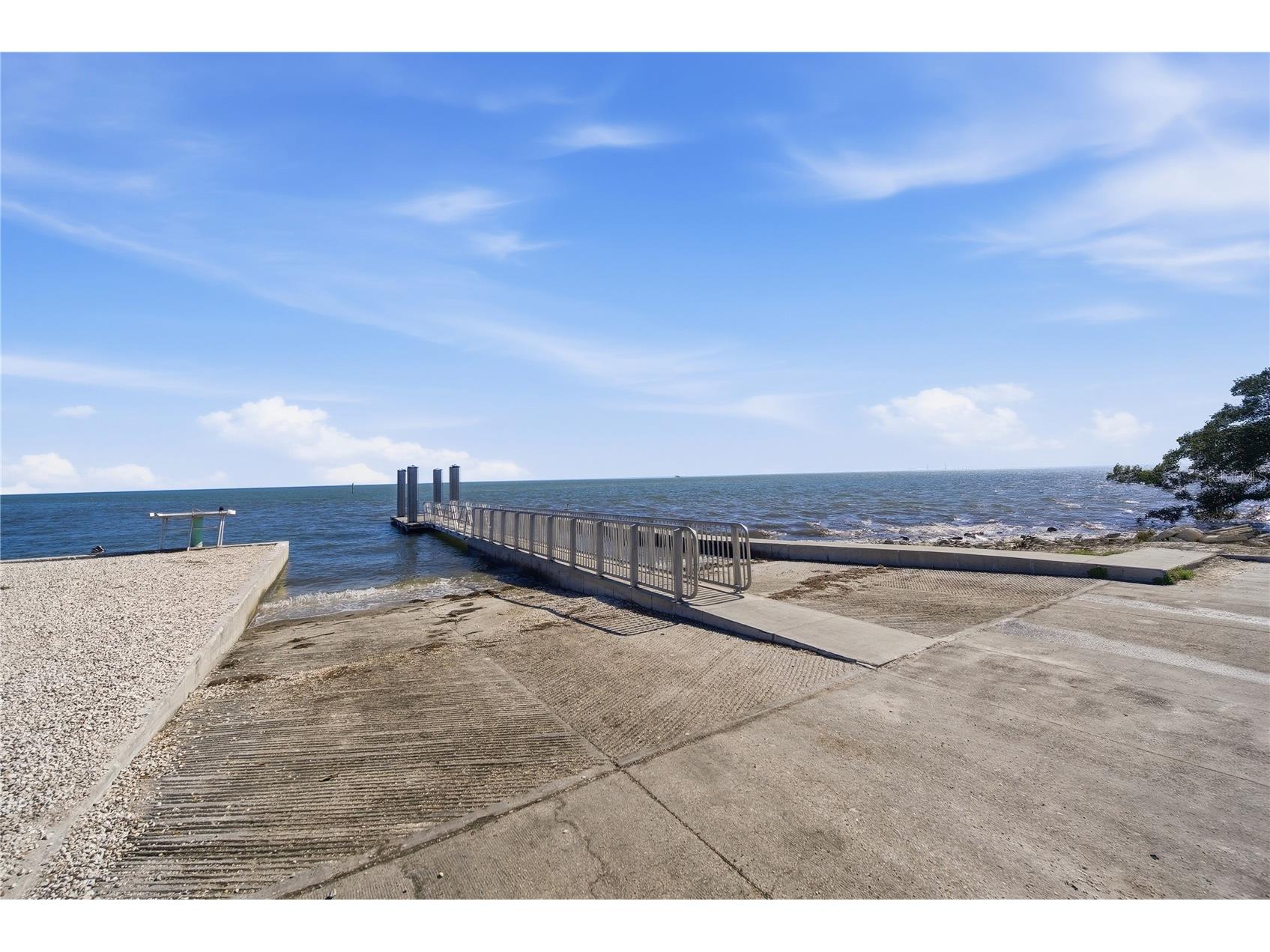 718 Bay Vista Boulevard S Saint Petersburg FL 33705 TB8478722 image37