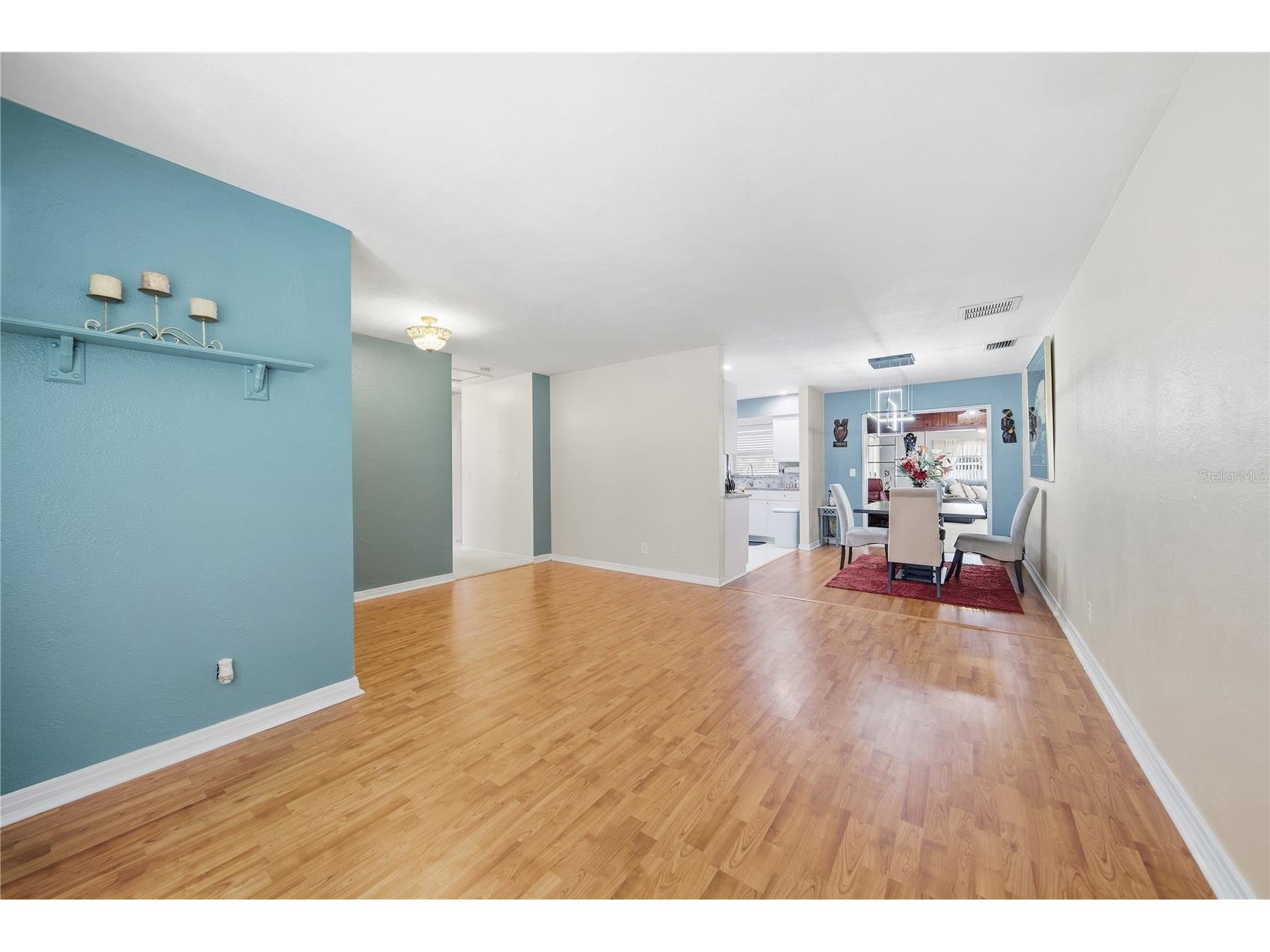 718 Bay Vista Boulevard S Saint Petersburg FL 33705 TB8478722 image8