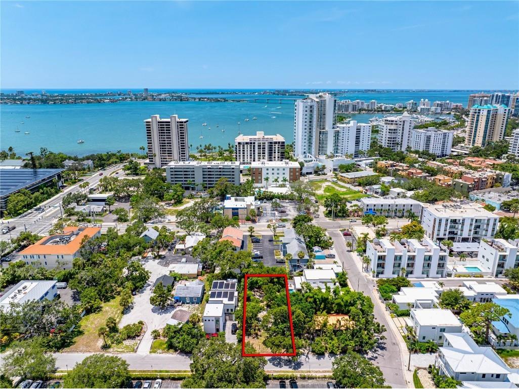 718 Hudson Avenue Sarasota FL 34236 A4655907 image2