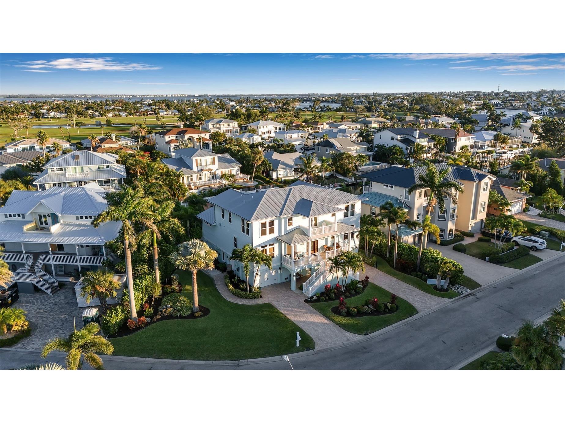 718 Key Royale Drive Holmes Beach FL 34217 A4672783 image3