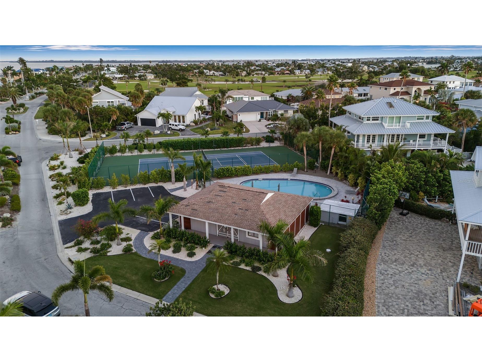 718 Key Royale Drive Holmes Beach FL 34217 A4672783 image78