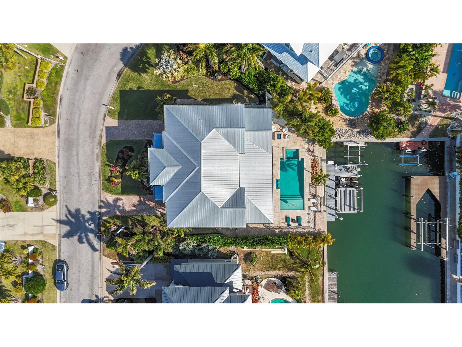 718 Key Royale Drive Holmes Beach FL 34217 A4672783 image8