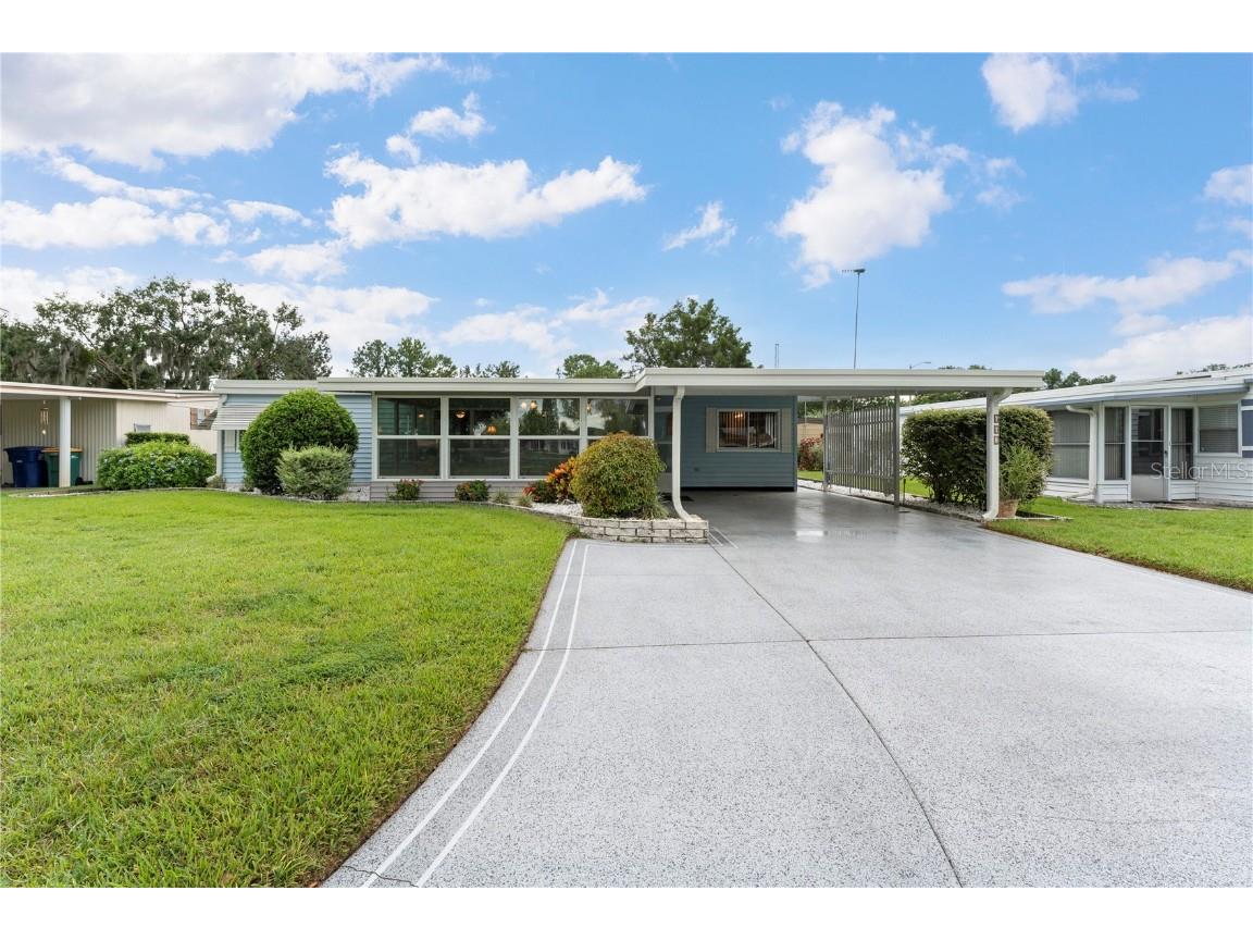 718 Landry Lane Tavares FL 32778 - HARRIS CHAIN OF LAKES G5086539 image1