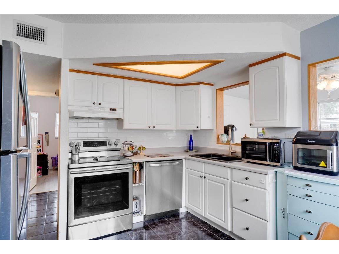 718 Northmoor Avenue N Saint Petersburg FL 33702 TB8446270 image7