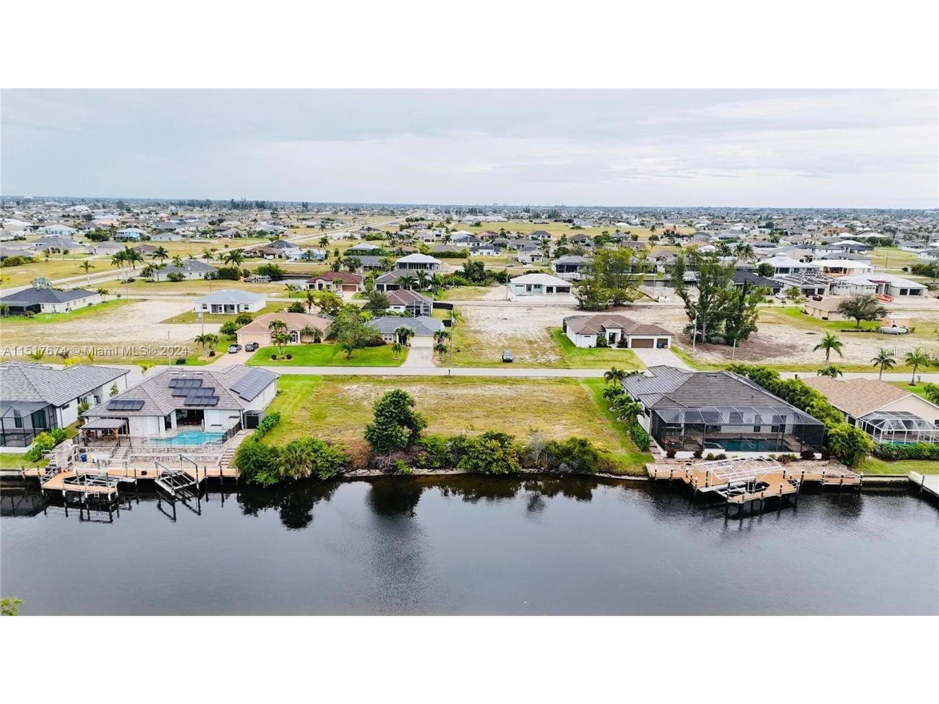 718 NW 38th Place Cape Coral FL 33993 - WATERMELON CANAL A4595795 image1
