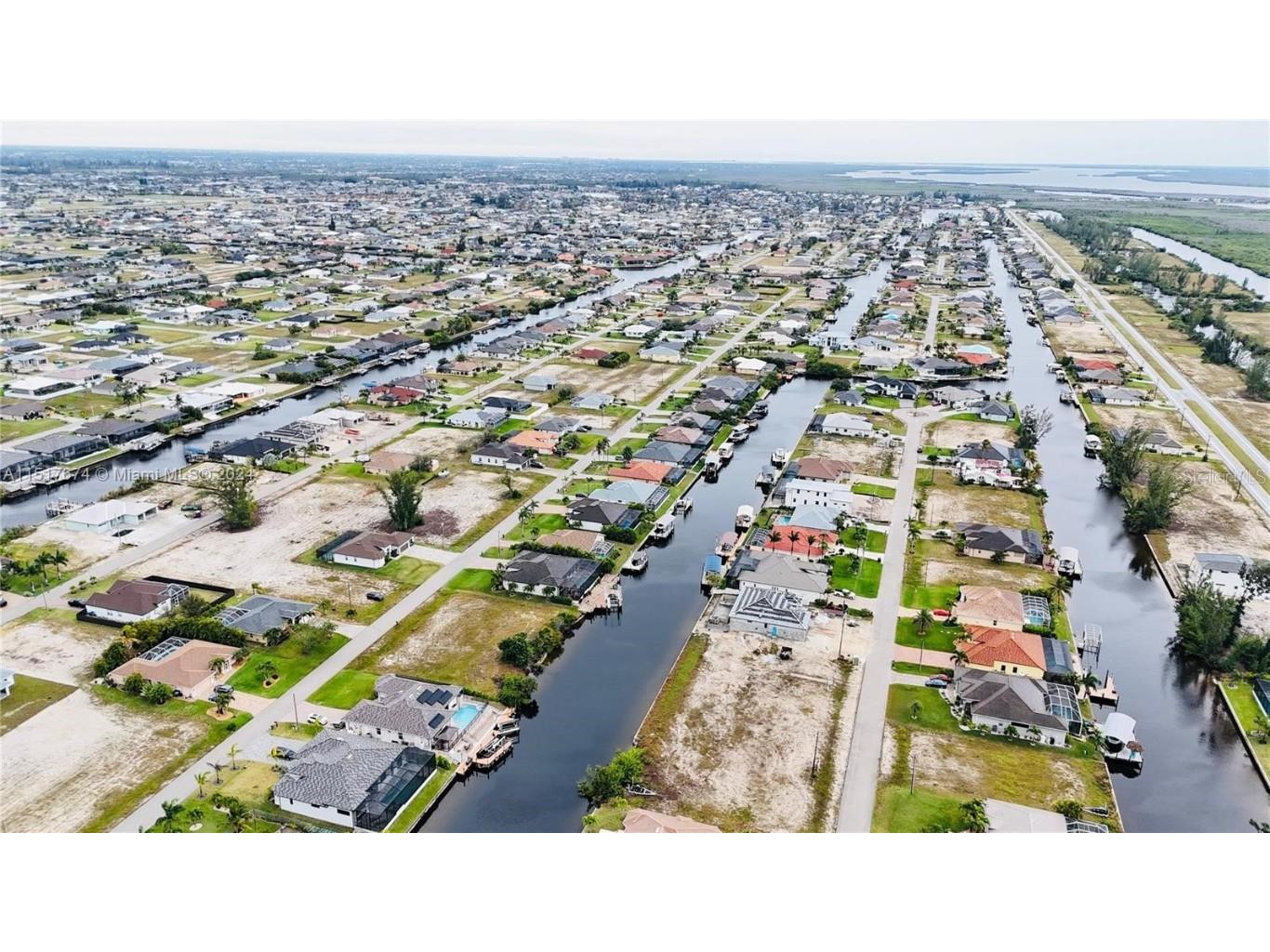 718 NW 38th Place Cape Coral FL 33993 - WATERMELON CANAL A4595795 image2
