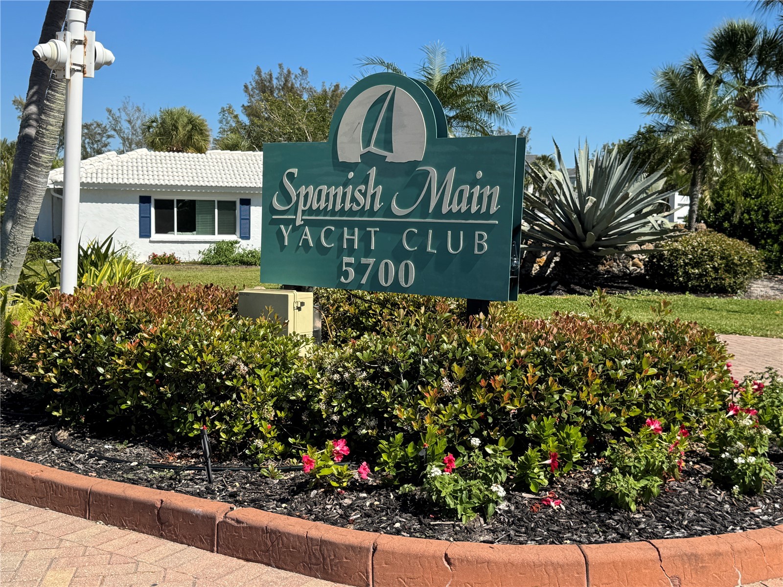 718 Spanish Drive N Longboat Key FL 34228 A4687749 image2