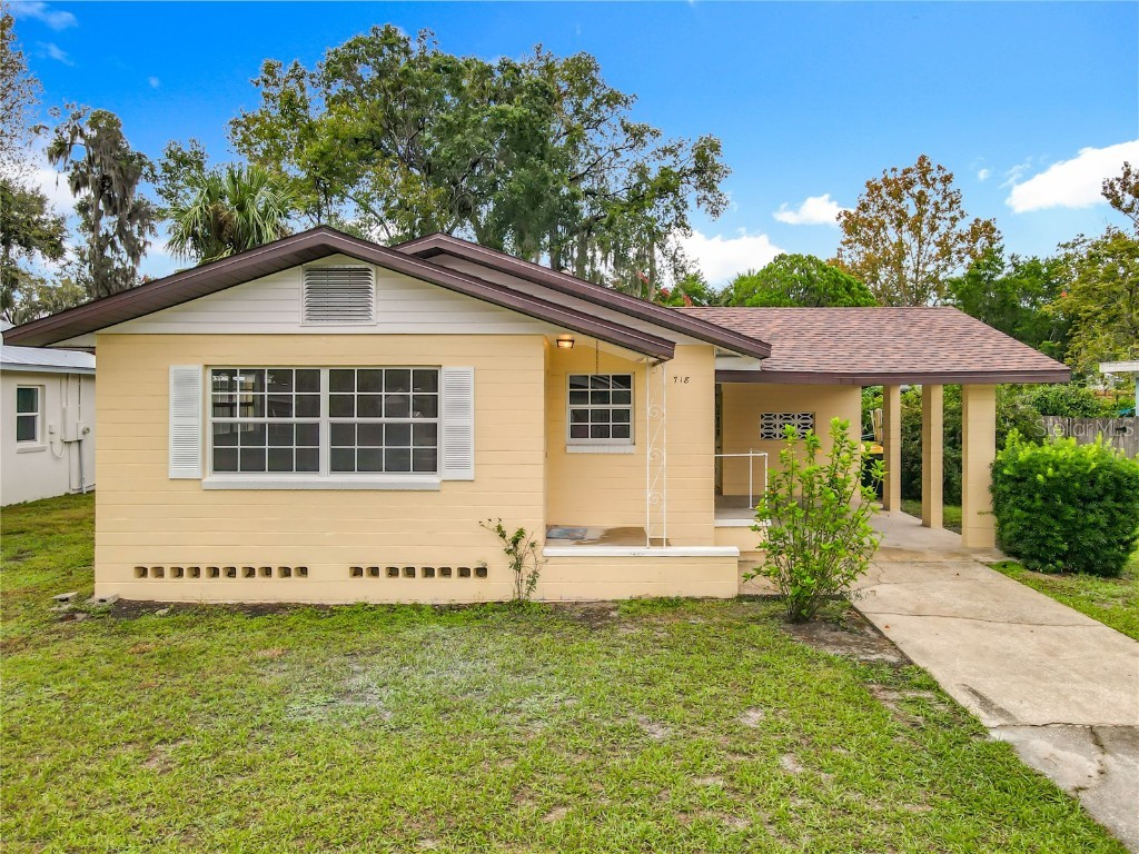 718 W Hogle Avenue Deland FL 32720 V4945457 image1