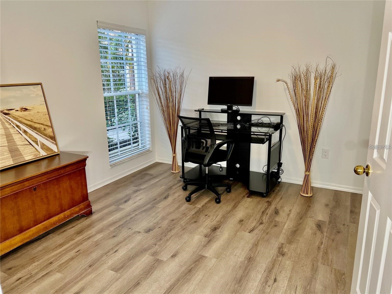 7186 Lakeside Drive Sarasota FL 34243 A4695284 image16