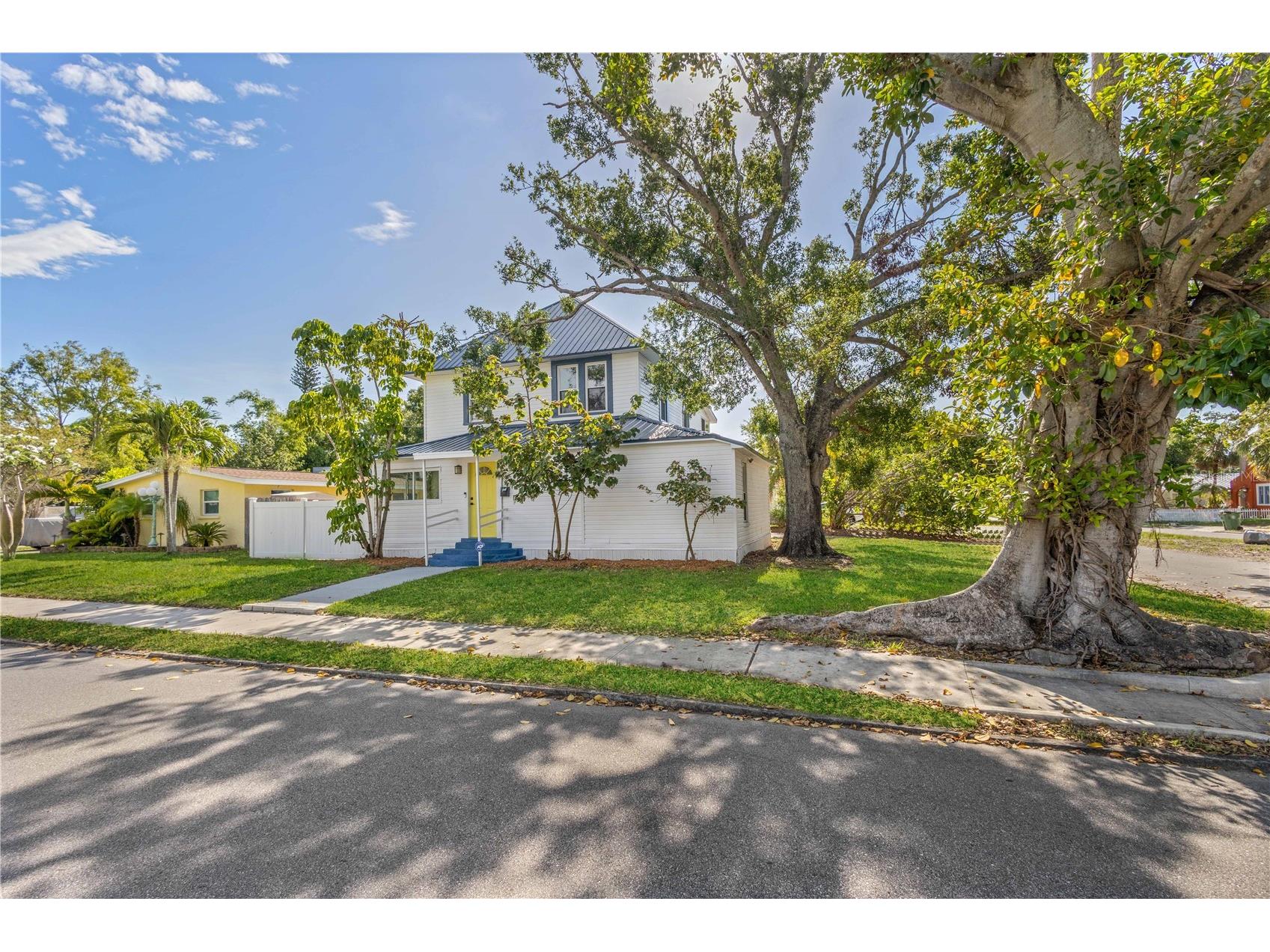 719 22nd Street W Bradenton FL 34205 A4656198 image2