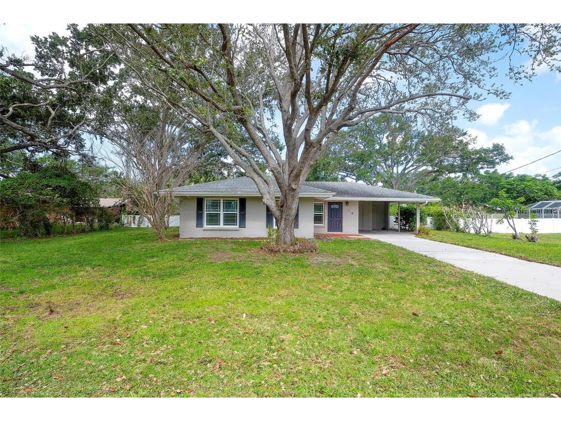719 32nd Avenue W Palmetto FL 34221 A4654347 image1