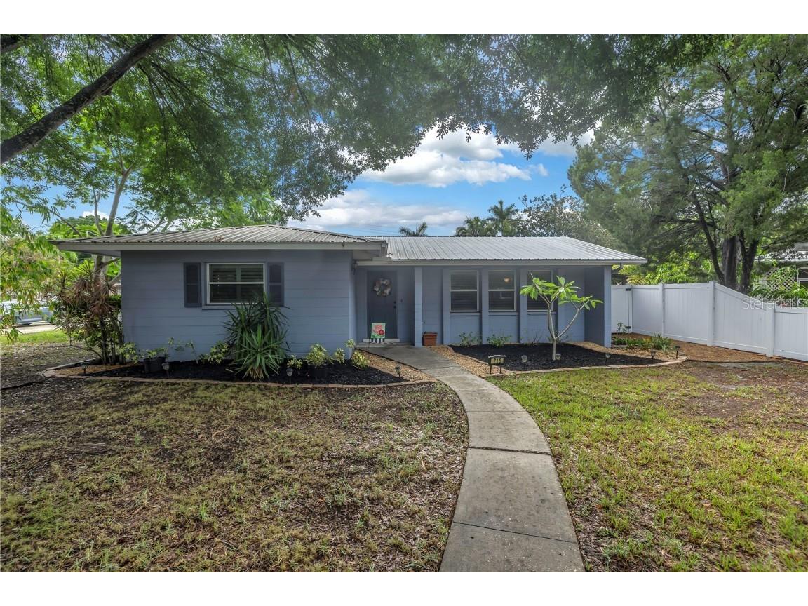 719 49th Street Court W Bradenton FL 34209 A4613003 image1