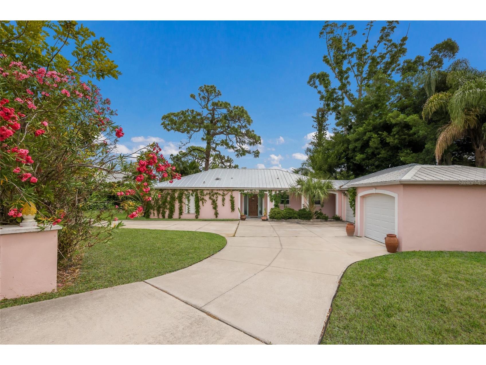 719 58th Street NW Bradenton FL 34209 - WARNERS EAST BAYOU A4692414 image1
