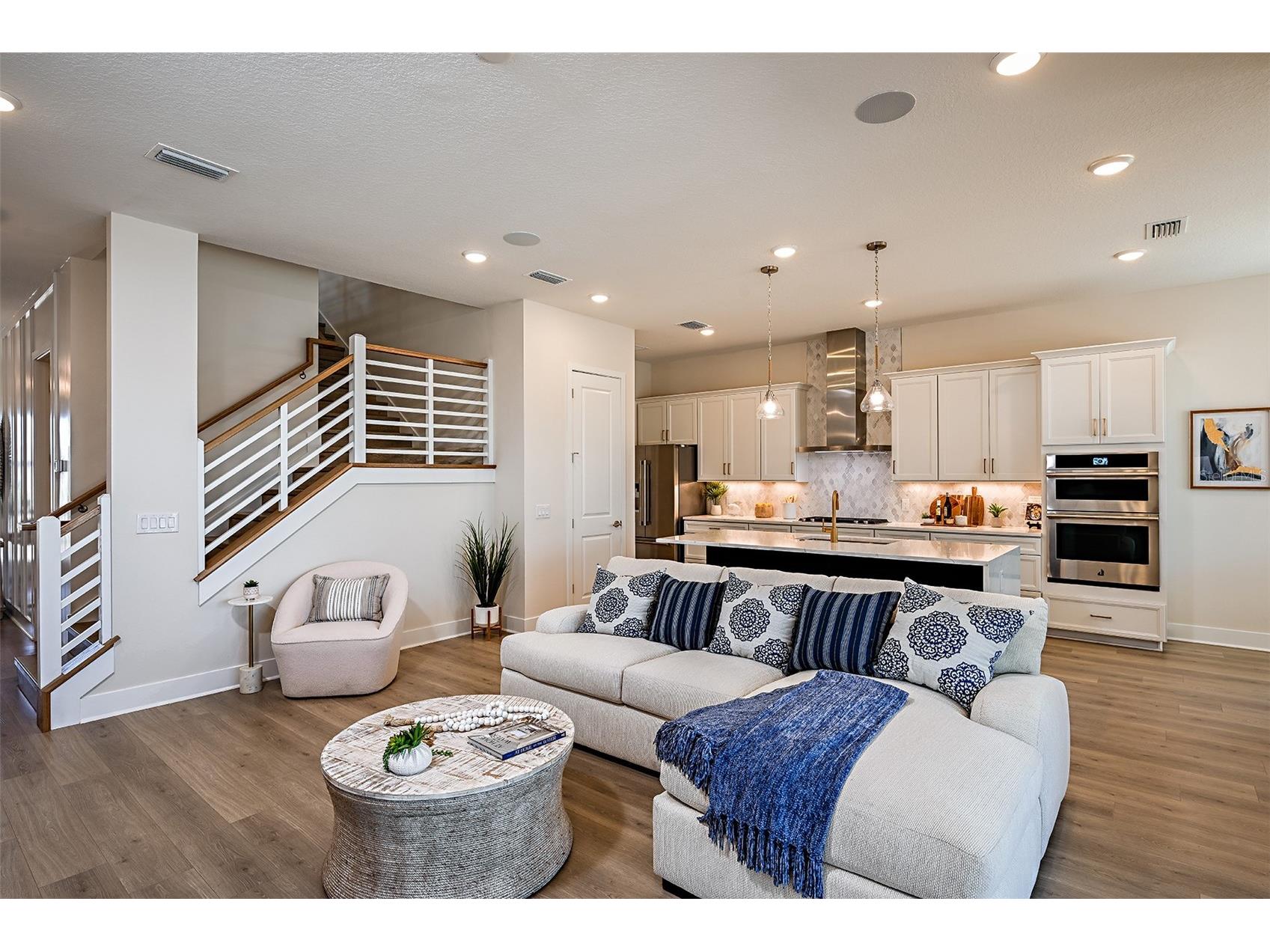 719 Maldives Trail Sarasota FL 34234 A4659082 image3