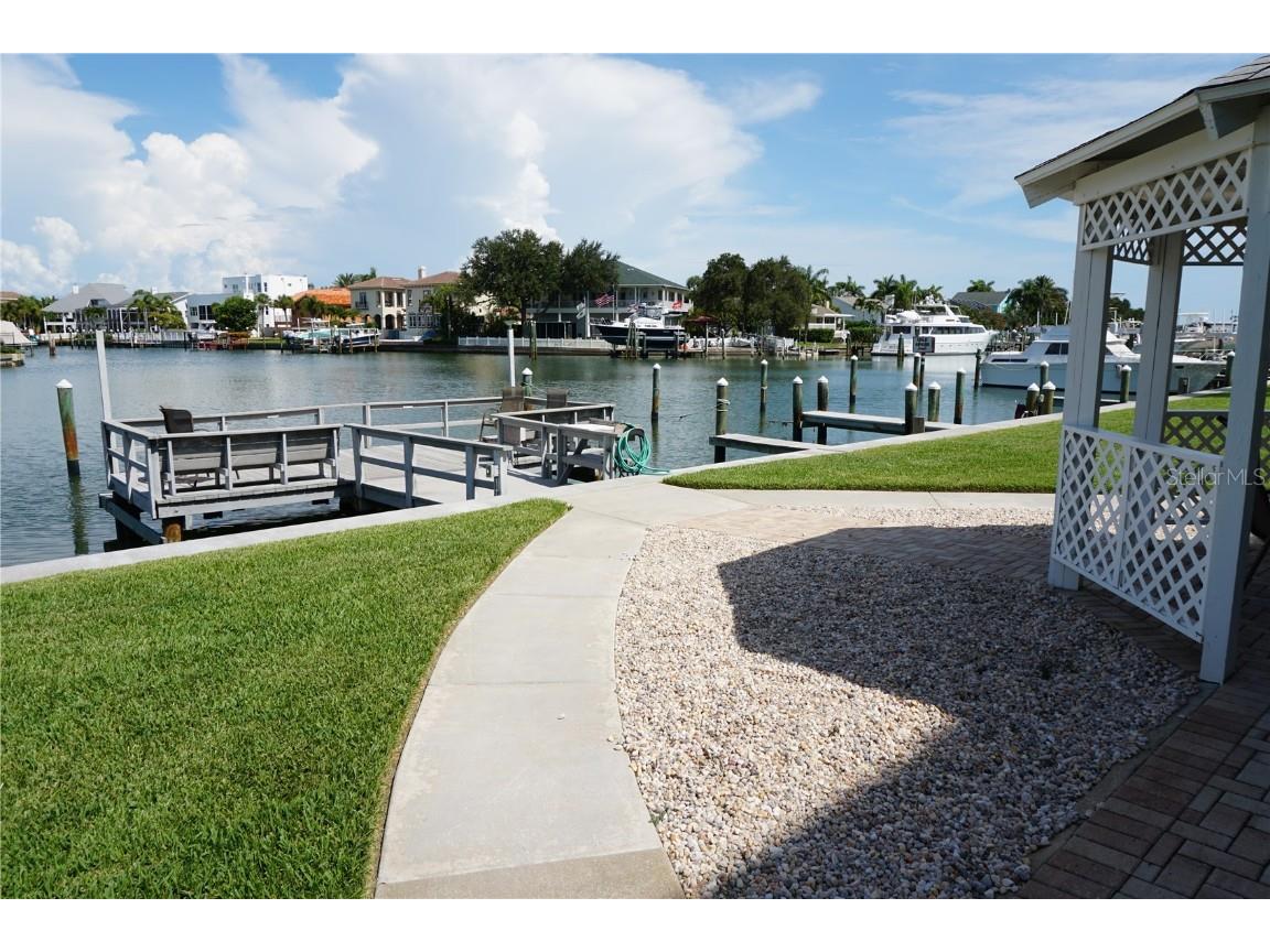 719 Pinellas Bayway S #107 Tierra Verde FL 33715 U8207856 image1