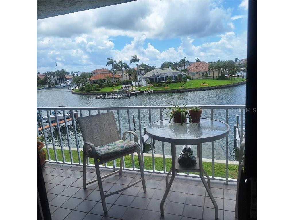 719 Pinellas Bayway S #203 Tierra Verde FL 33715 TB8409070 image1