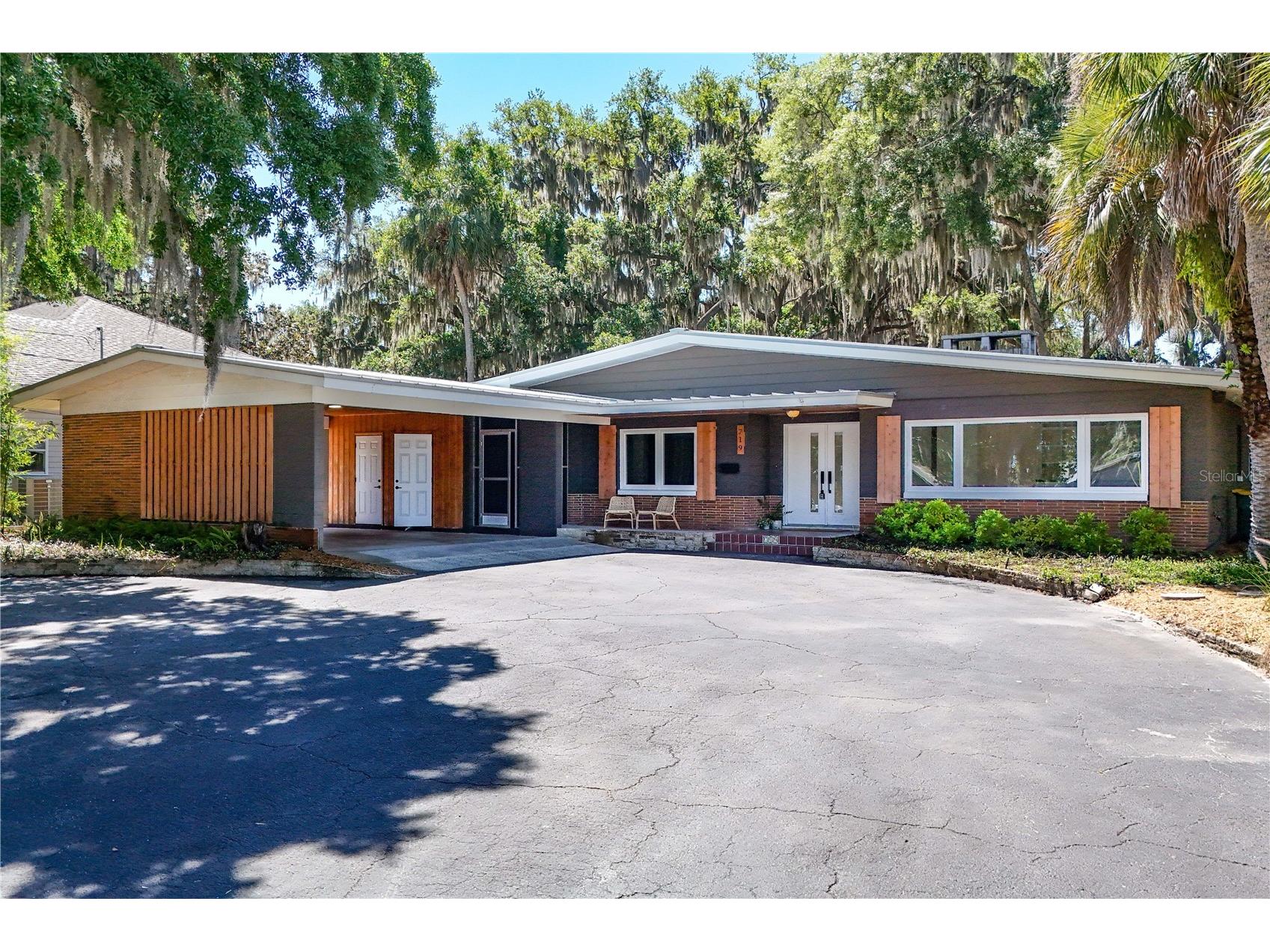 719 W Nelson Street Tavares FL 32778 - LAKE EUSTIS G5111084 image1