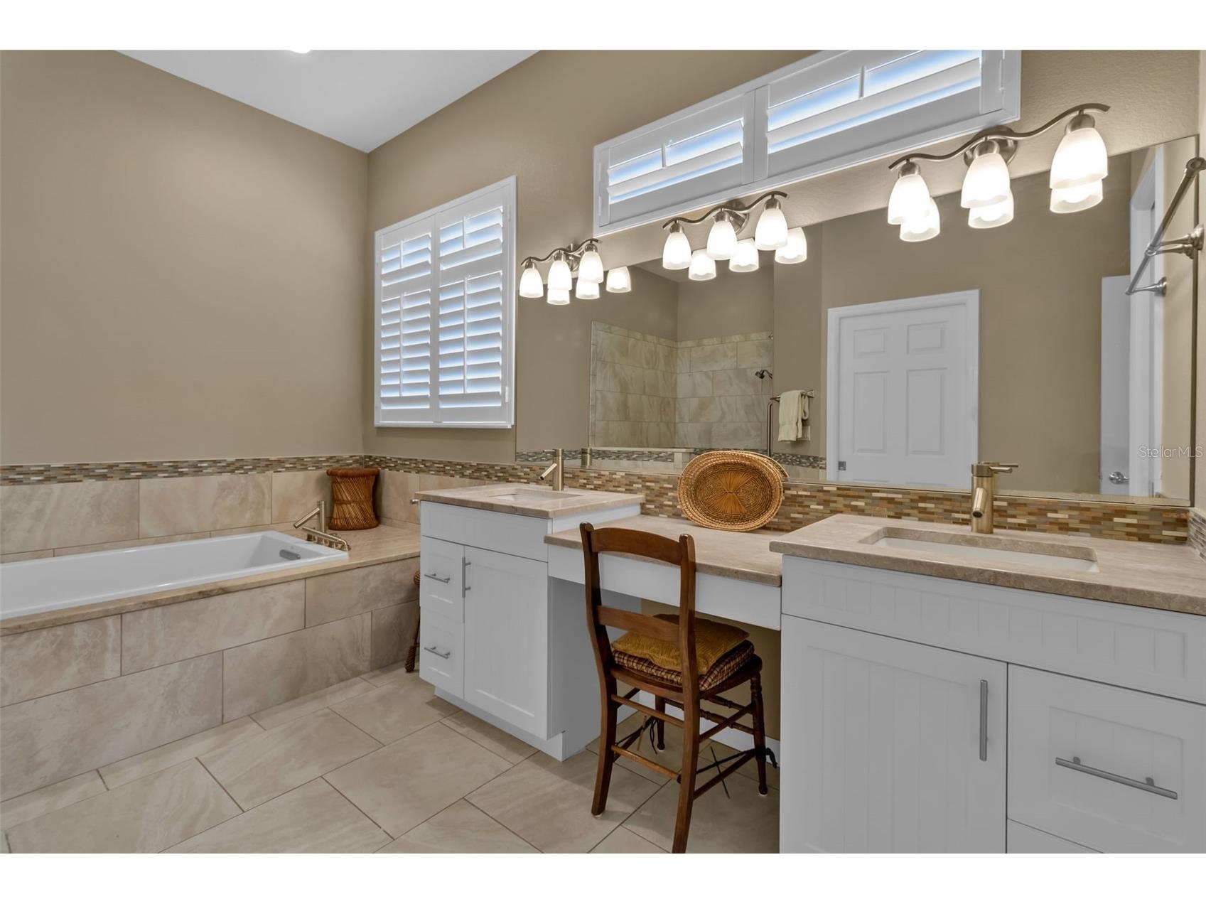 7192 Rue De Palisades #12 Sarasota FL 34238 A4680209 image39