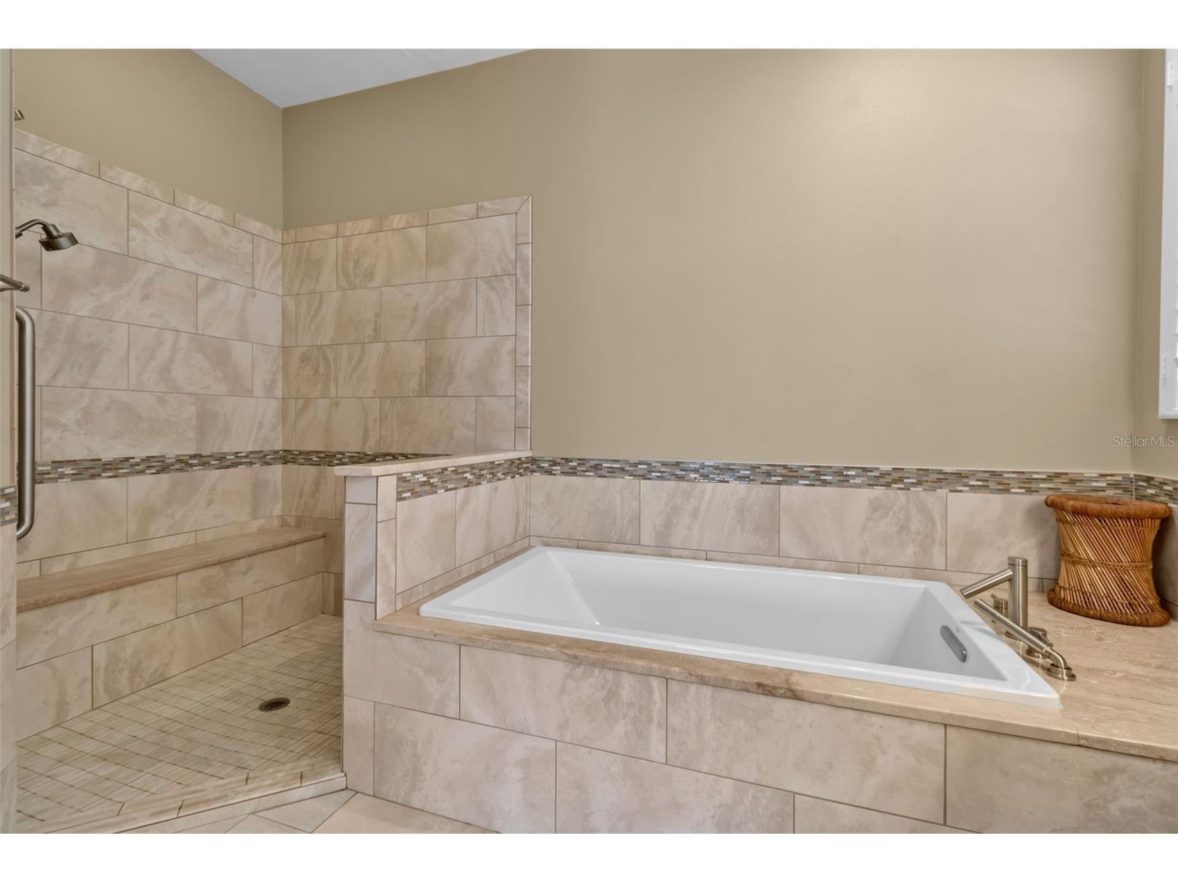 7192 Rue De Palisades #12 Sarasota FL 34238 A4680209 image41